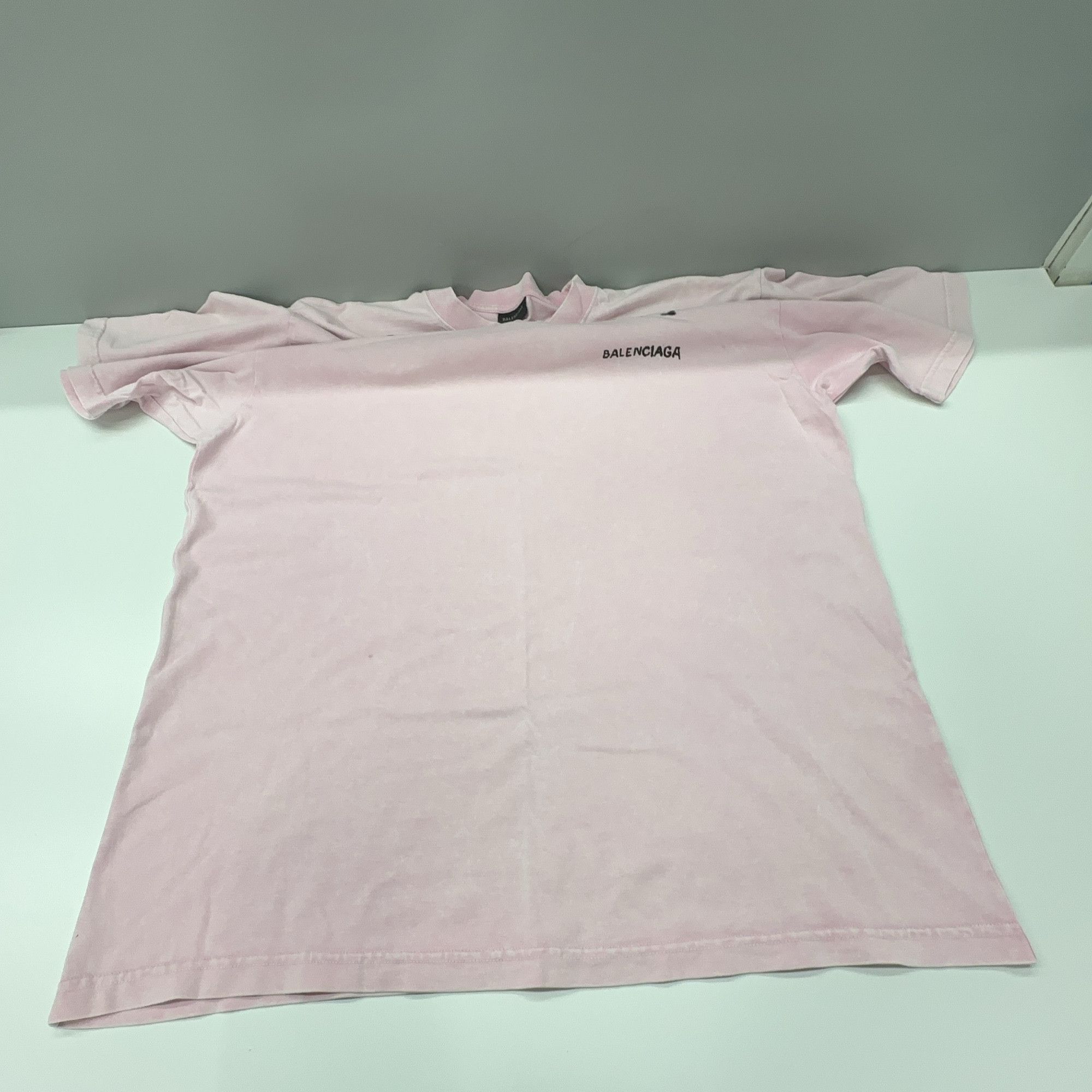 Balenciaga Balenciaga Blurred Logo T-Shirt Size XS Size XS / US 0-2 / IT 36-38 - 8 Thumbnail