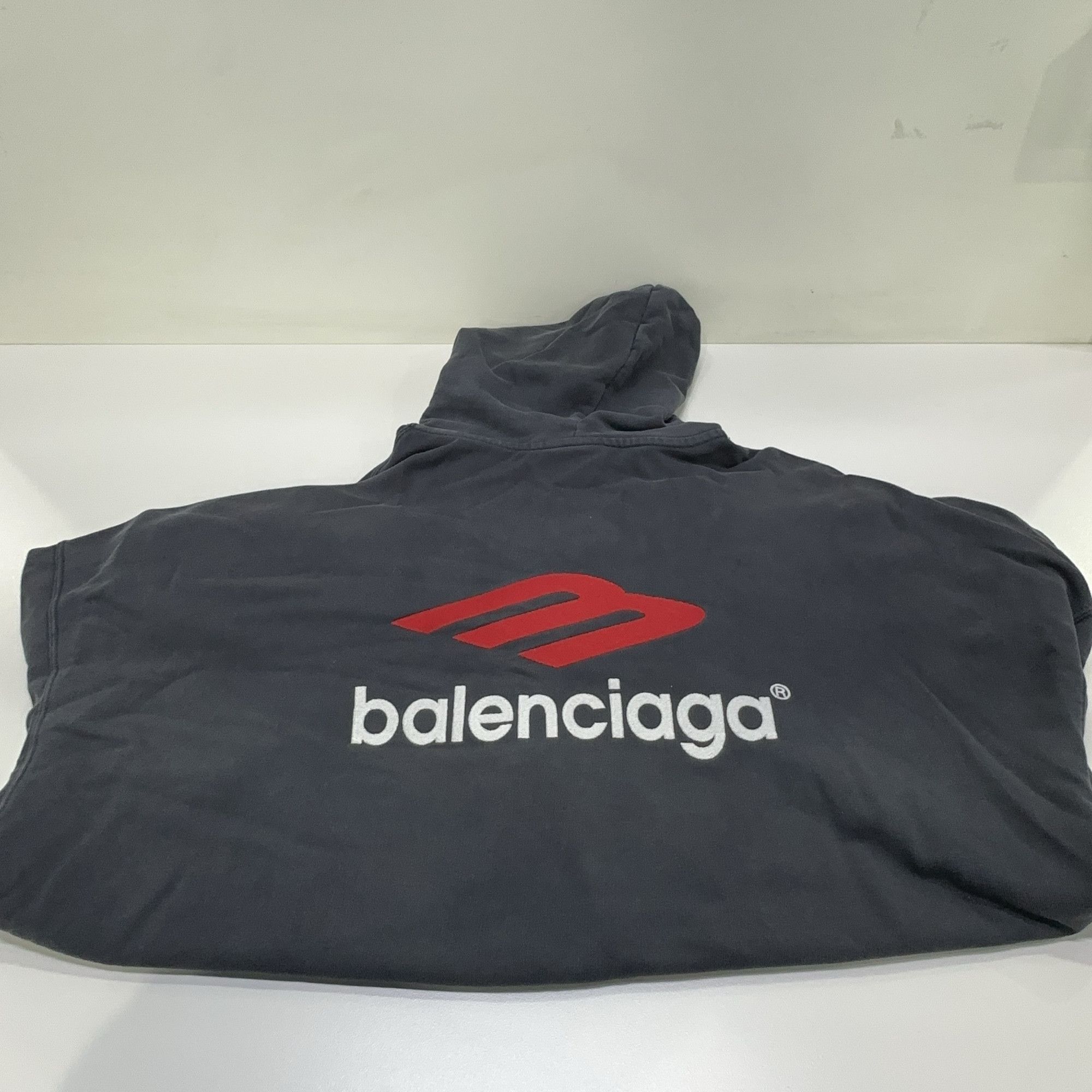 Balenciaga Balenciaga Red Logo Hoodie Size L Size US L / EU 52-54 / 3 - 15 Thumbnail