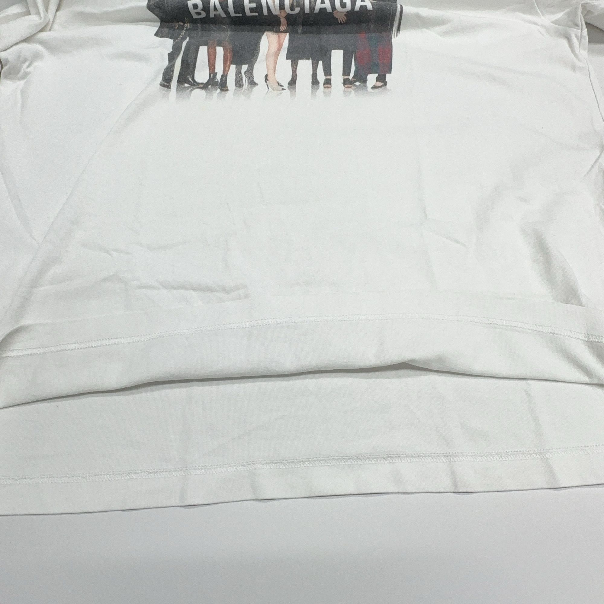 Balenciaga Balenciaga Graphic Print Logo T-Shirt Size S Size US S / EU 44-46 / 1 - 7 Thumbnail