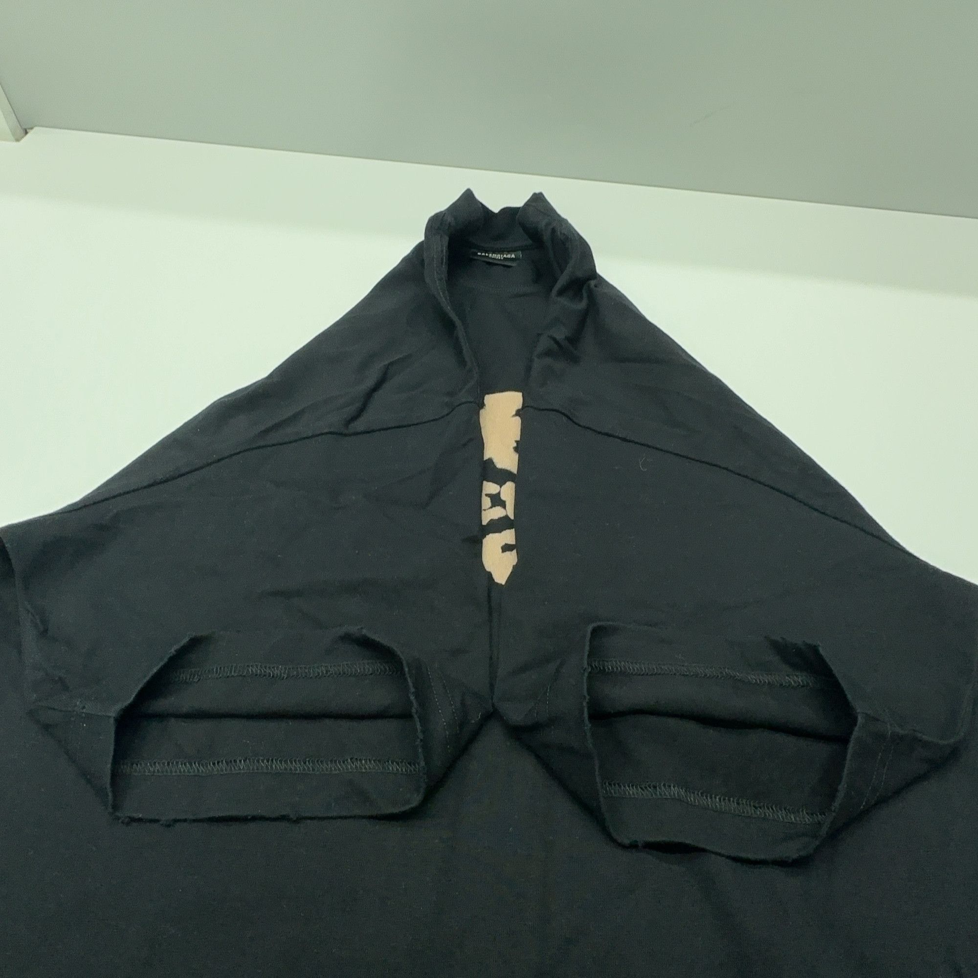 Balenciaga Balenciaga Paris Graphic T-Shirt Size XS Size US XS / EU 42 / 0 - 9 Thumbnail