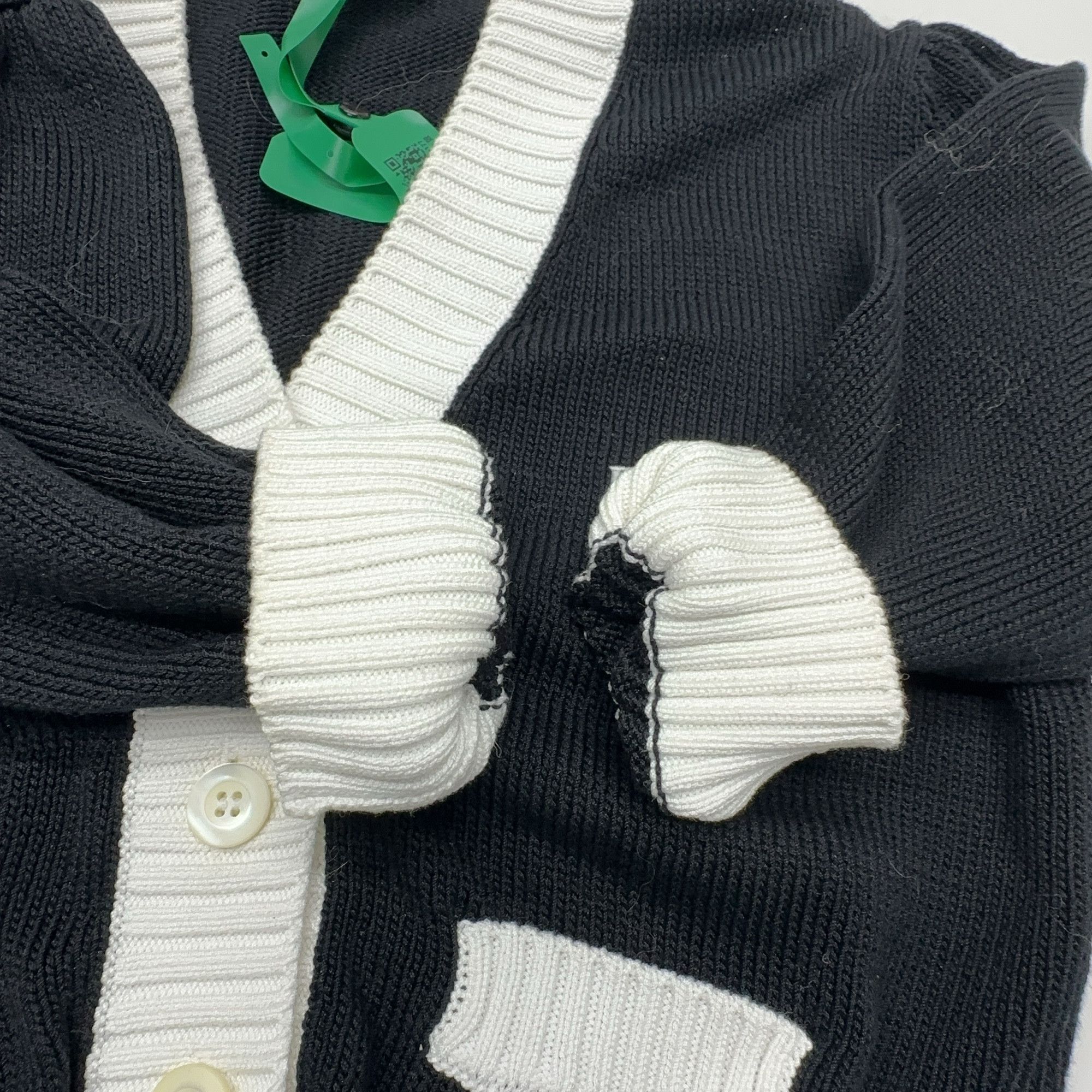Prada Prada Contrast Trim Knit Sweater Size 36 Size XS / US 0-2 / IT 36-38 - 9 Thumbnail