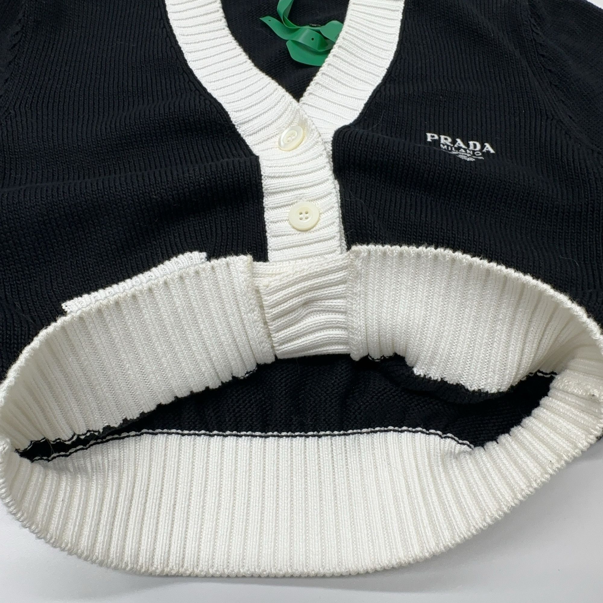 Prada Prada Contrast Trim Knit Sweater Size 36 Size XS / US 0-2 / IT 36-38 - 8 Thumbnail