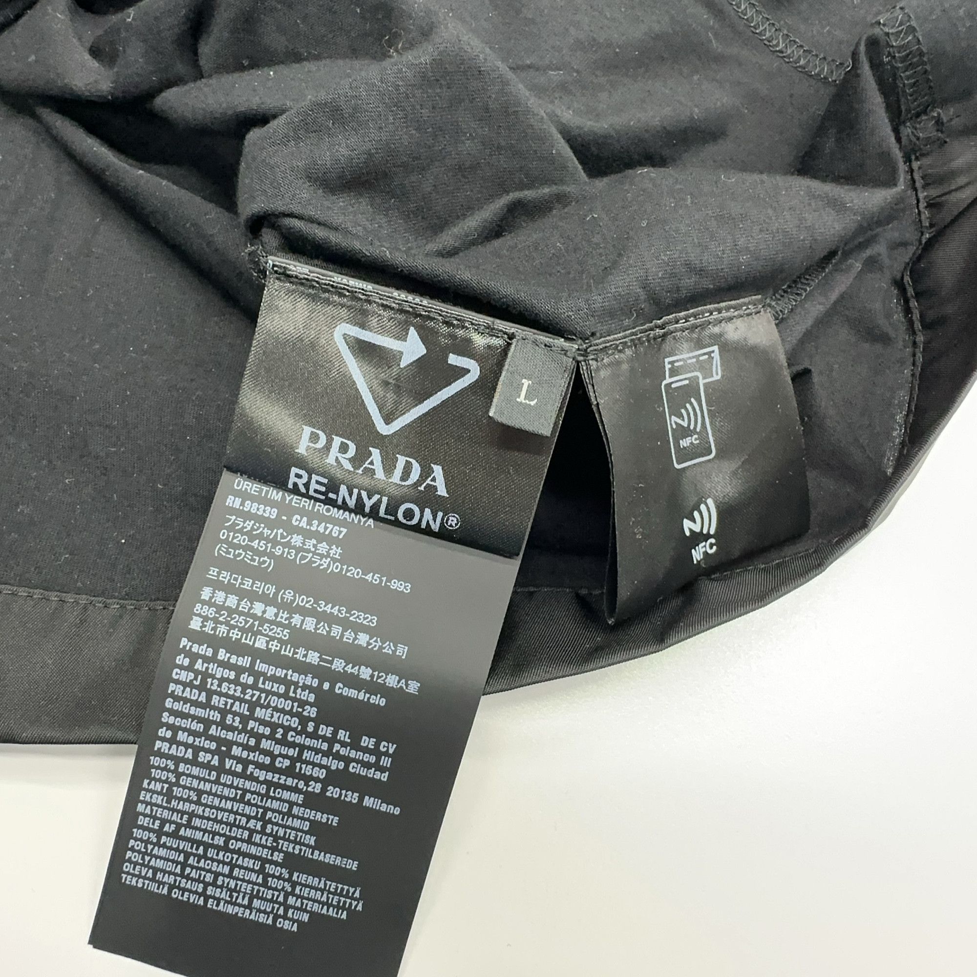 Prada Prada Re-Nylon Pocket T-Shirt Size L Size US L / EU 52-54 / 3 - 6 Thumbnail