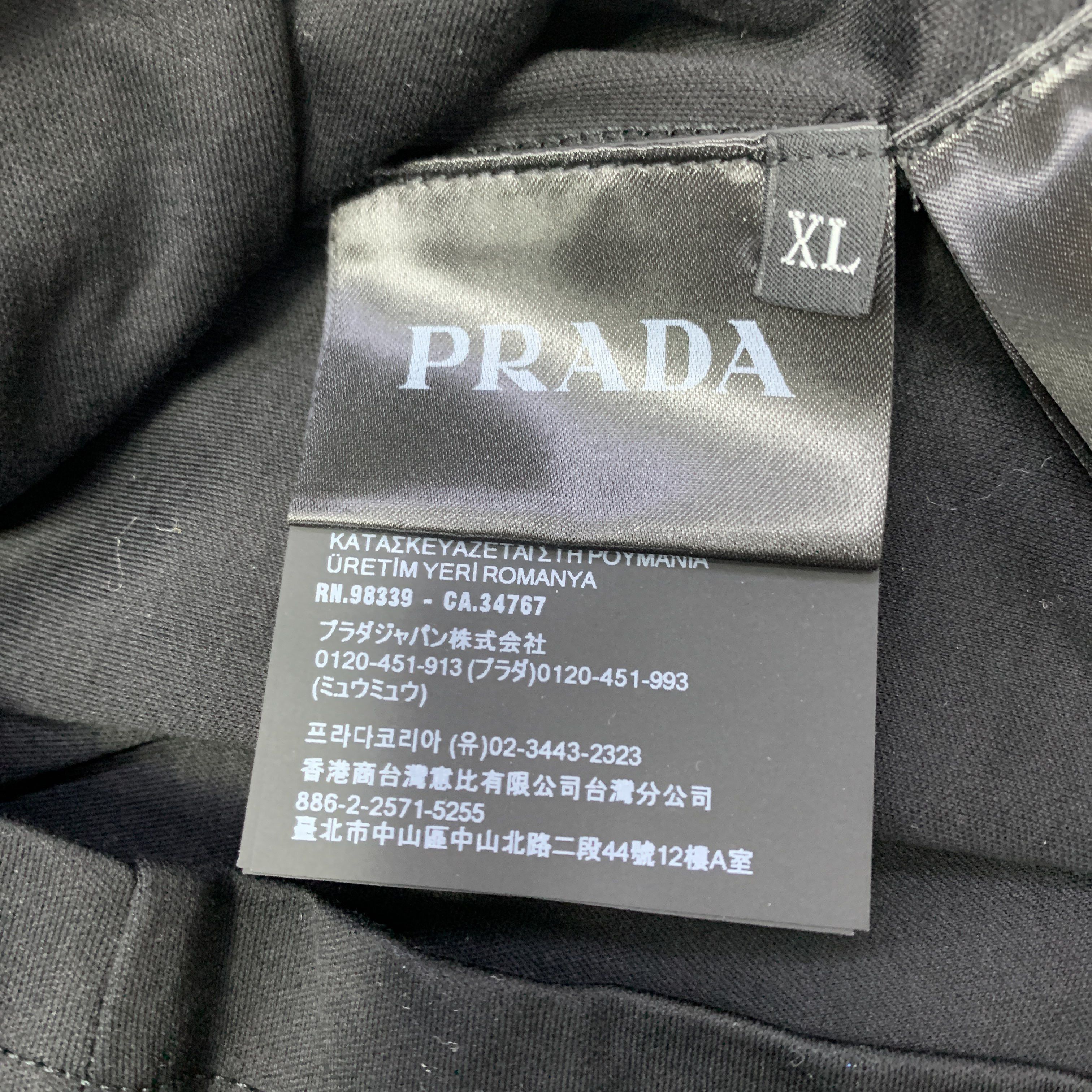 Prada Prada Logo Patch T-Shirt Size XL Size US XL / EU 56 / 4 - 2 Thumbnail