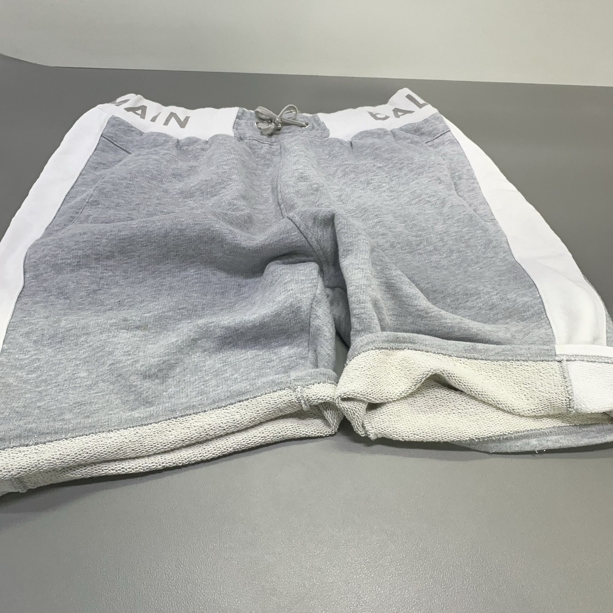 Balmain Balmain Logo Side Panel Sweatshorts Gray Size M Size US 32 / EU 48 - 7 Thumbnail