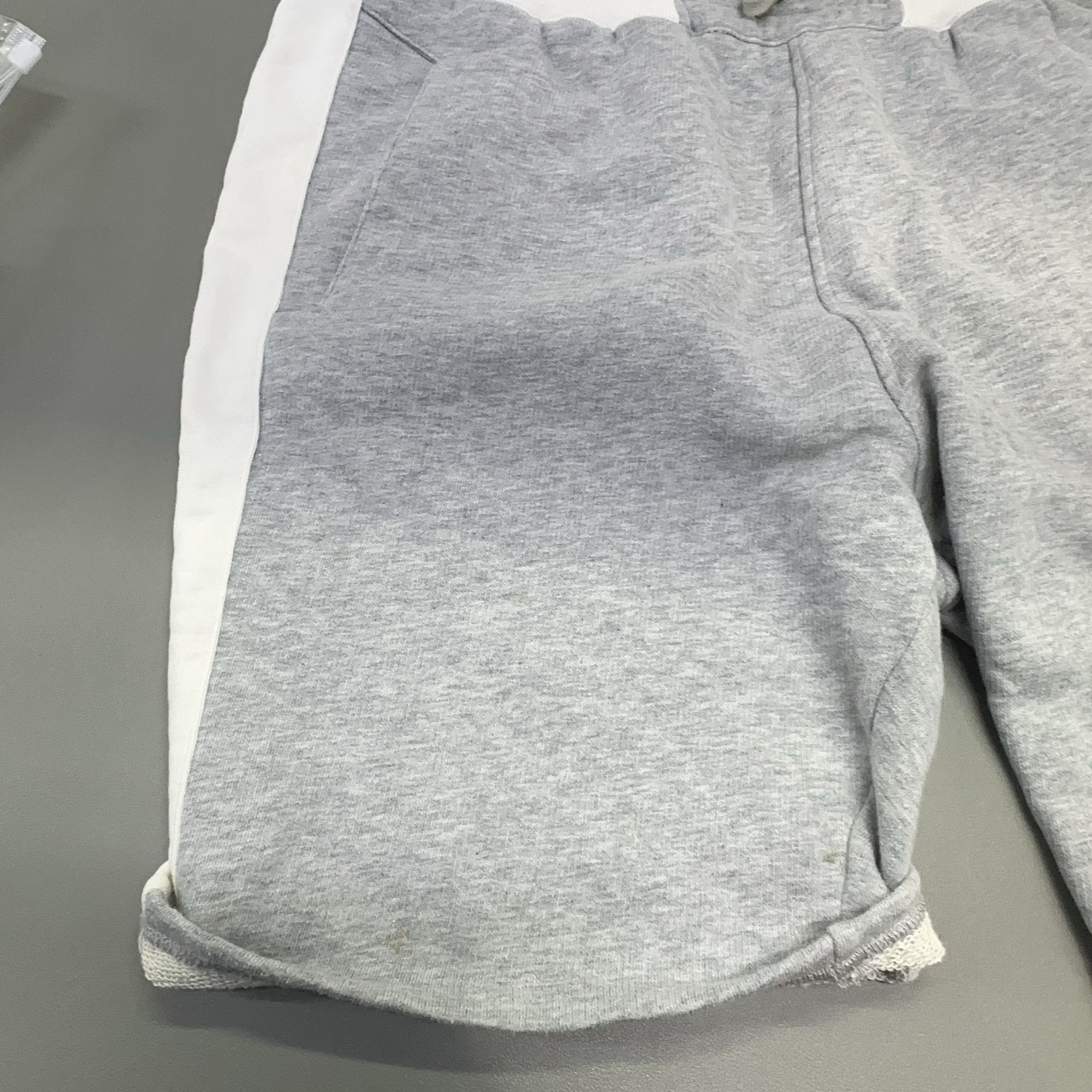 Balmain Balmain Logo Side Panel Sweatshorts Gray Size M Size US 32 / EU 48 - 6 Thumbnail