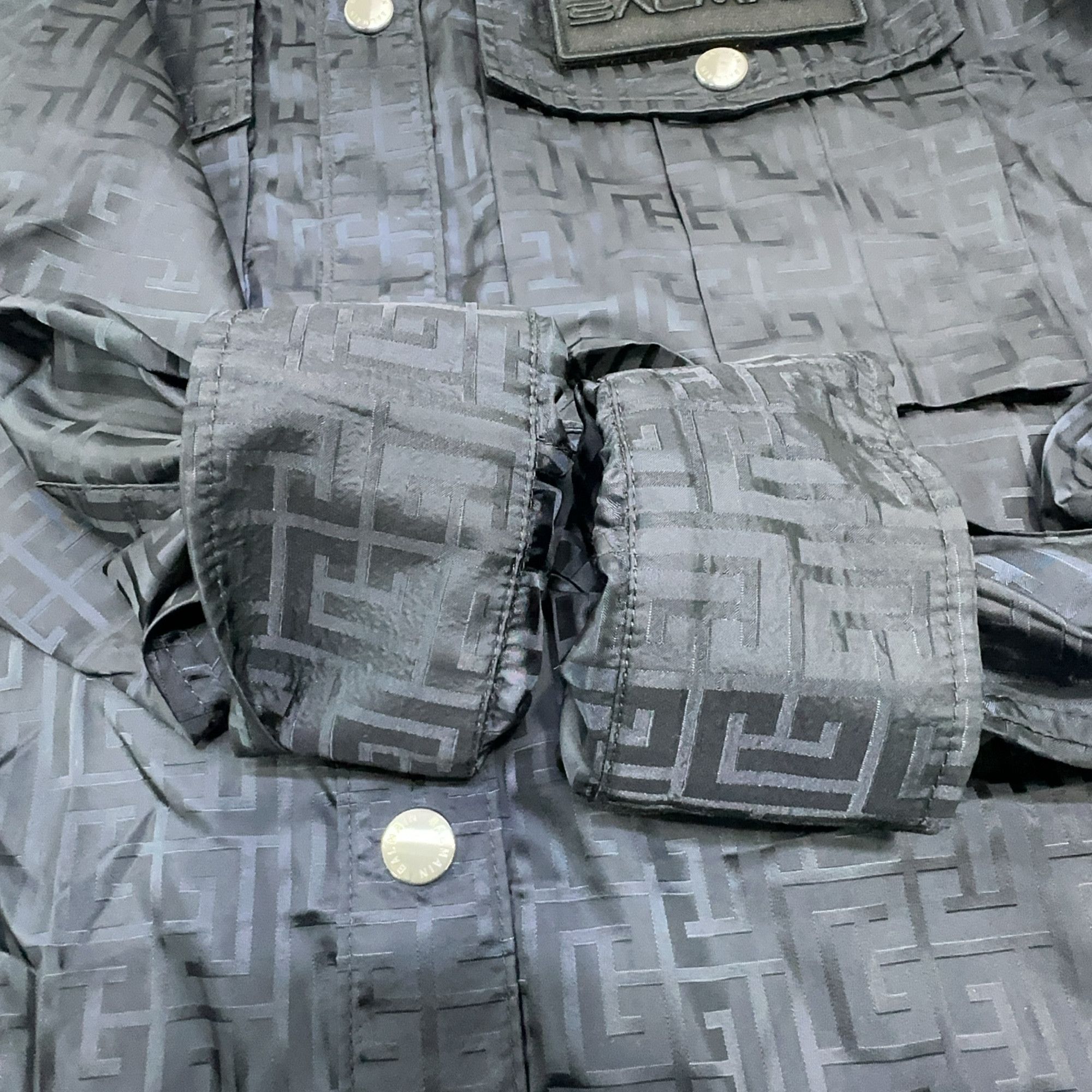 Balmain Balmain Monogram Logo Shirt Size 52 Size US L / EU 52-54 / 3 - 7 Thumbnail