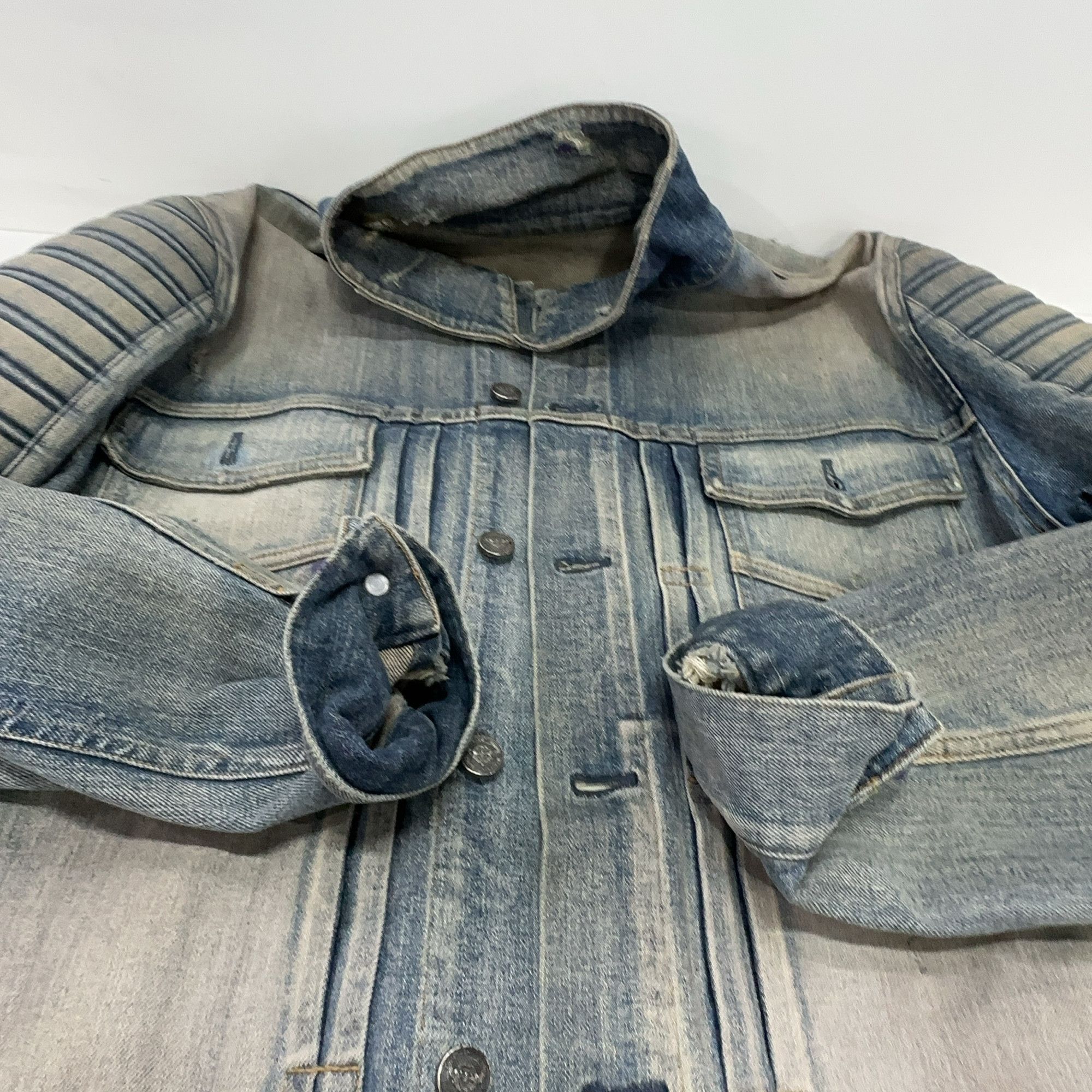 Balmain Balmain Distressed Denim Jacket Size 54 Size US L / EU 52-54 / 3 - 9 Thumbnail