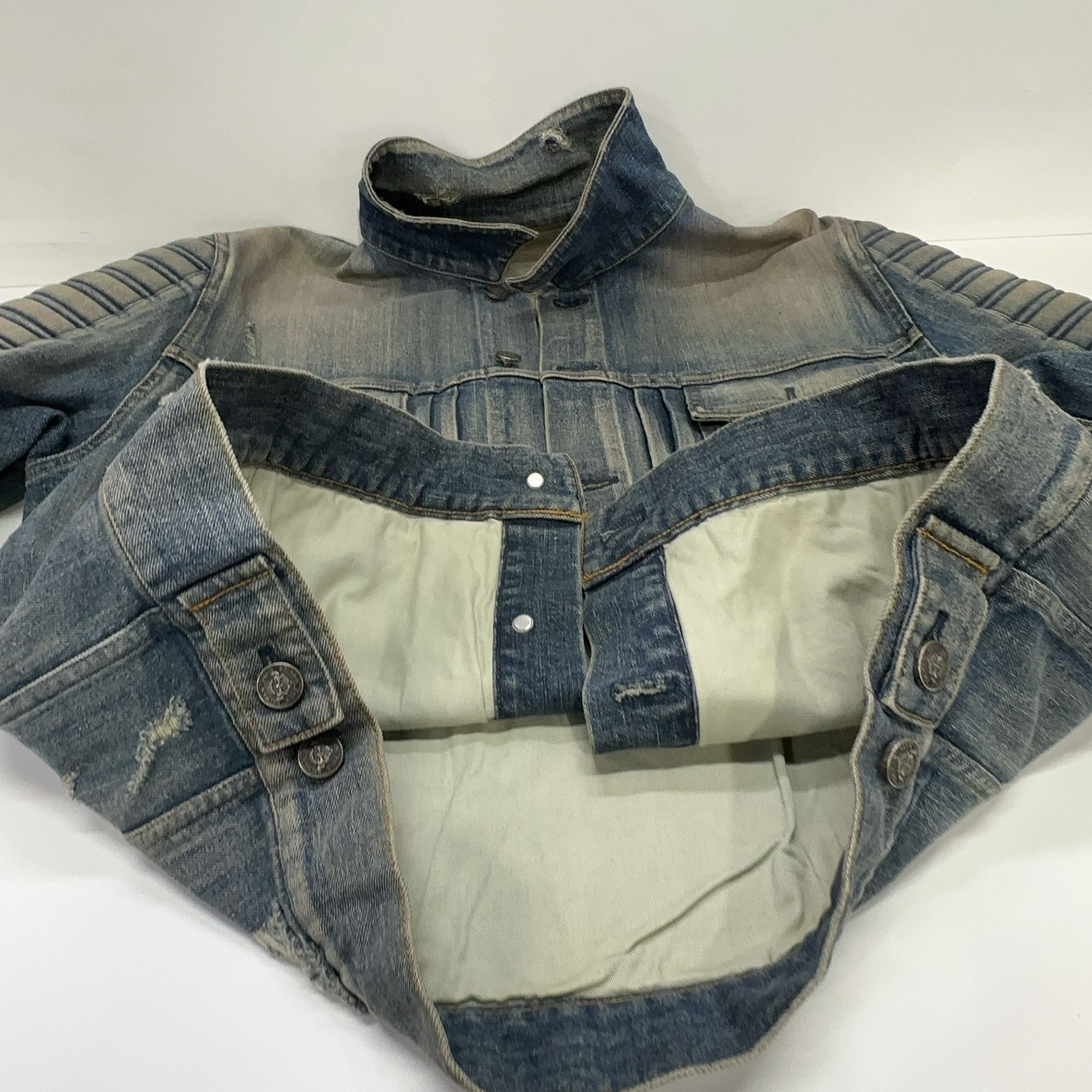 Balmain Balmain Distressed Denim Jacket Size 54 Size US L / EU 52-54 / 3 - 7 Thumbnail