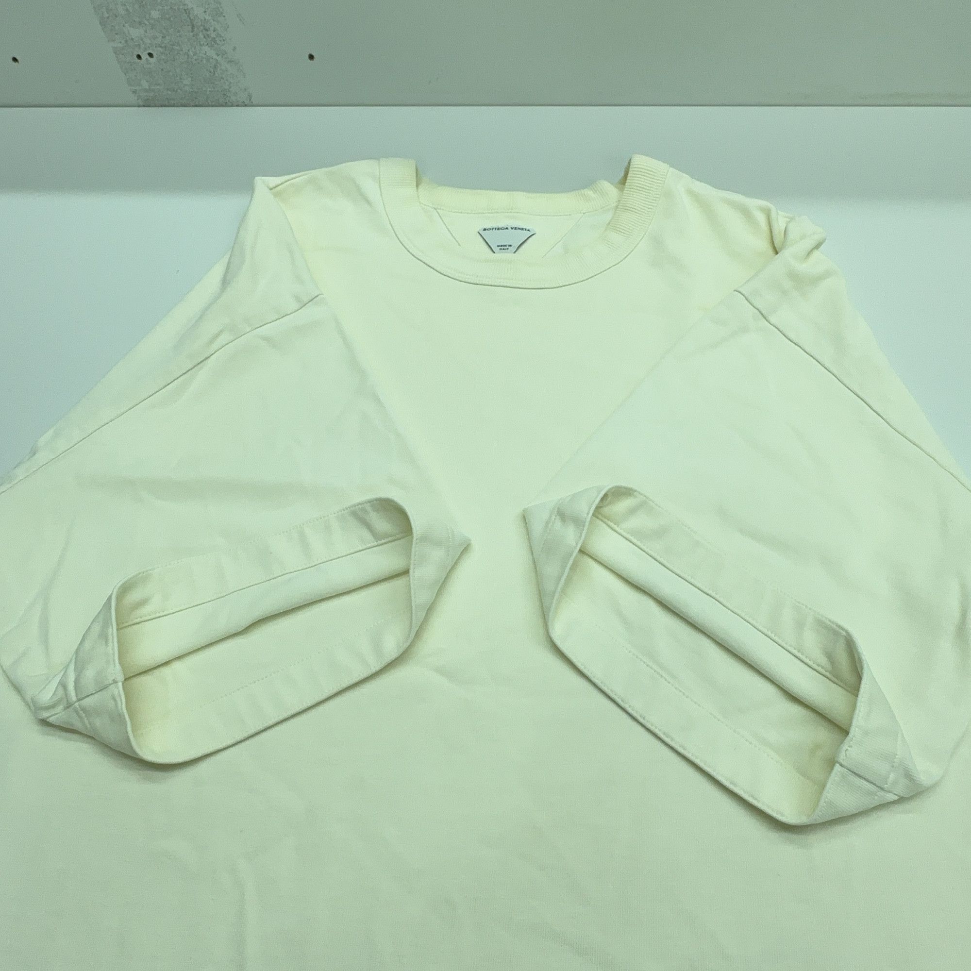 Bottega Veneta Bottega Veneta Logo Patch T-Shirt Size L Size US L / EU 52-54 / 3 - 11 Thumbnail