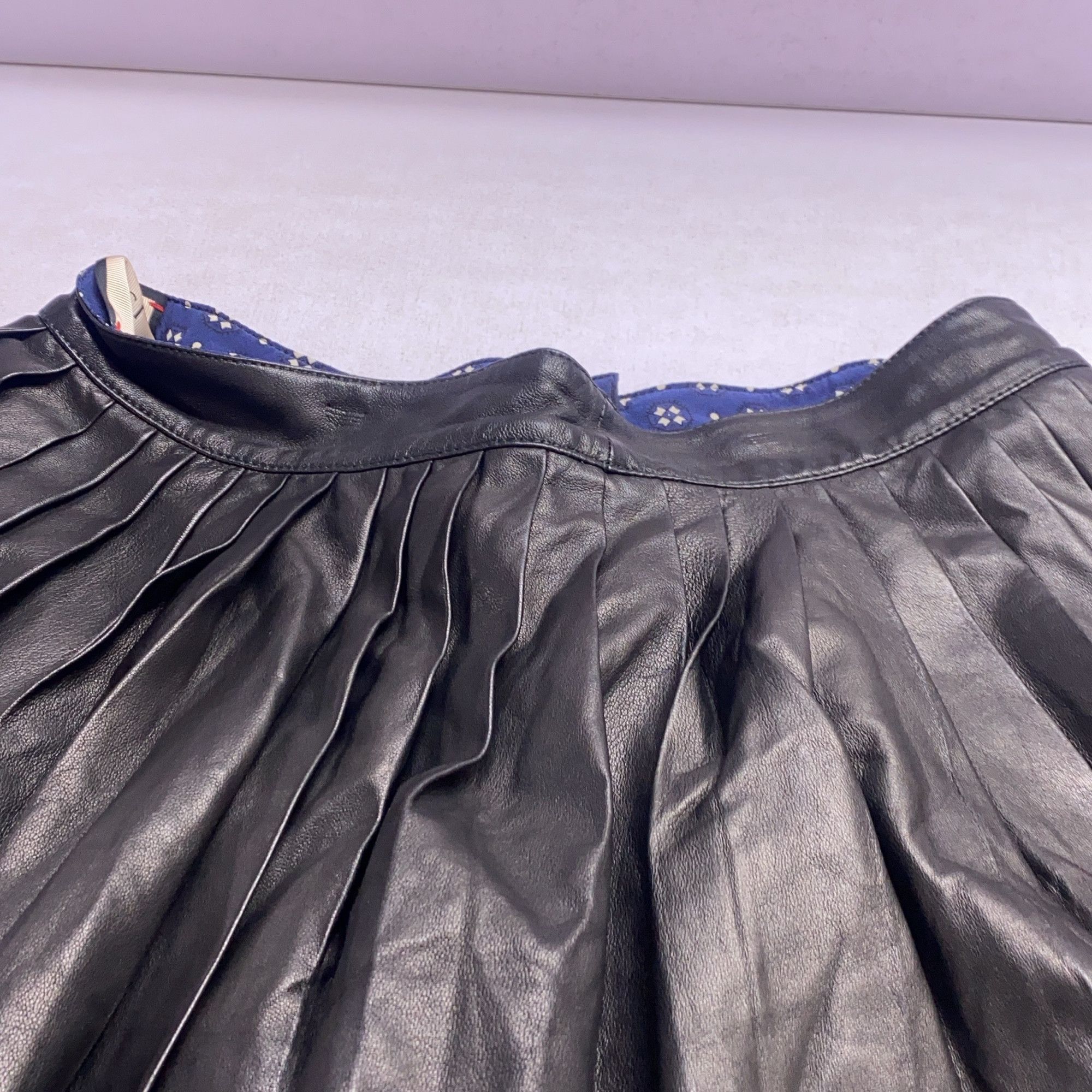 Gucci Gucci Pleated Leather Mini Skirt Size 42 Size 28" / US 6 / IT 42 - 6 Thumbnail