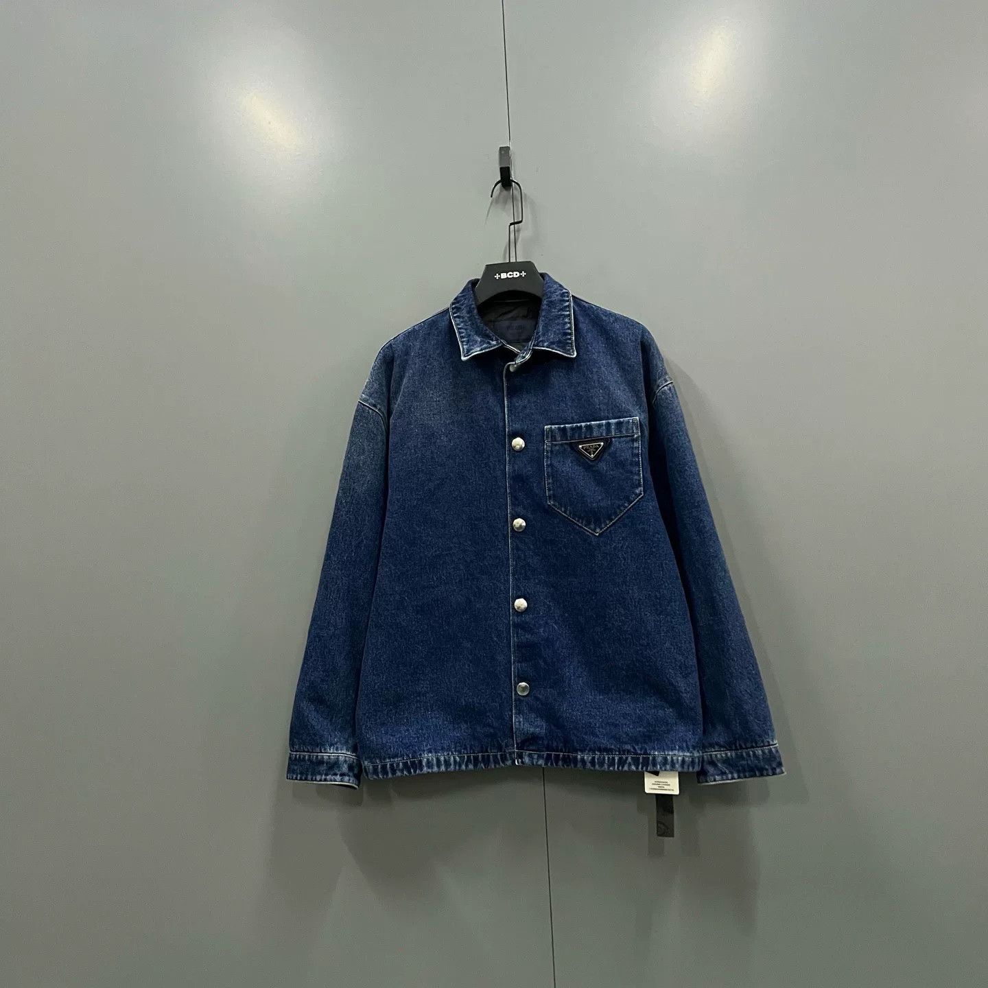 Prada Prada Logo Plaque Denim Jacket Size M Size US M / EU 48-50 / 2 - 2 Thumbnail