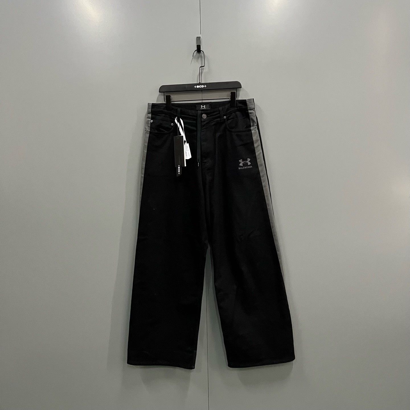 Balenciaga Balenciaga x Under Armour Logo Casual Pants Size XS Size US 28 / EU 44 - 2 Thumbnail