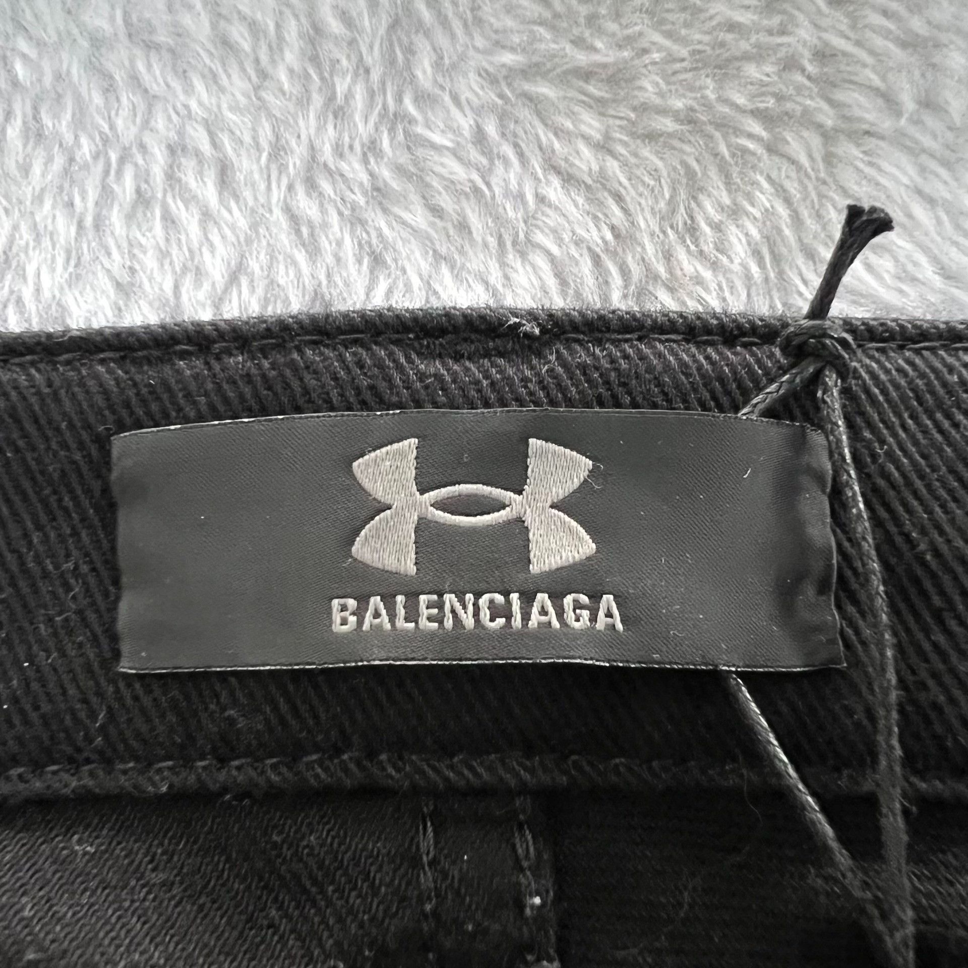 Balenciaga Balenciaga x Under Armour Logo Casual Pants Size XS Size US 28 / EU 44 - 4 Thumbnail
