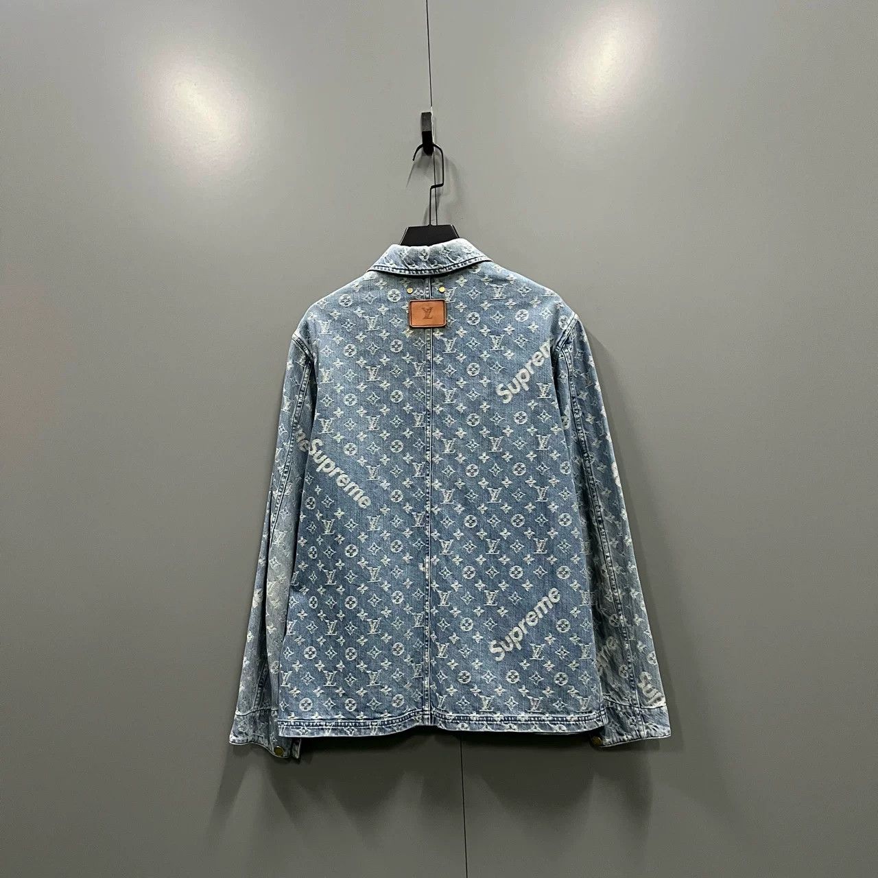 Louis Vuitton × Supreme Supreme x Louis Vuitton Monogram Denim Jacket Size M Size US M / EU 48-50 / 2 - 3 Thumbnail