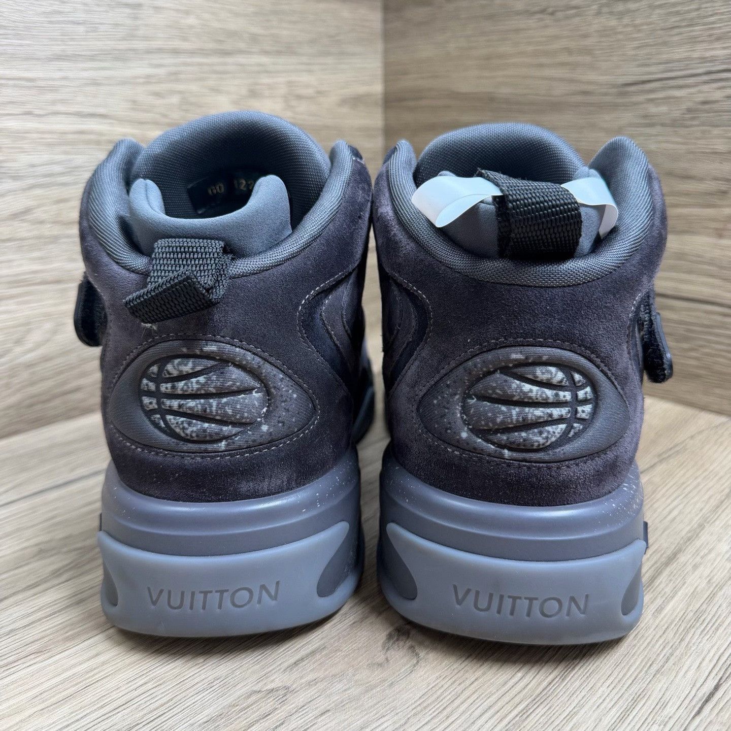 Louis Vuitton Louis Vuitton Trainer 2 Gray Suede Sneakers US 8 / EU 41 Size US 8 / EU 41 - 6 Thumbnail
