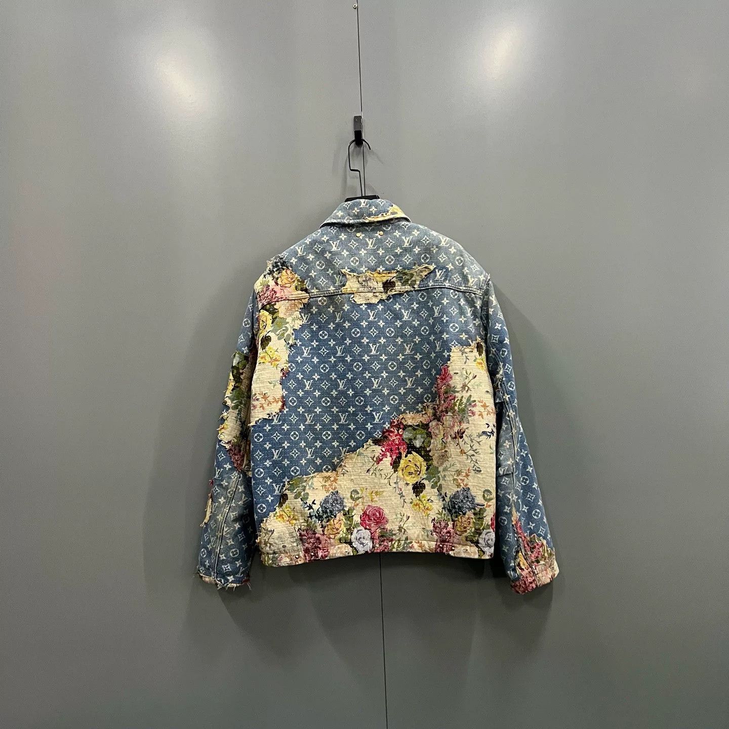 Louis Vuitton Louis Vuitton Floral Monogram Denim Jacket Size 50 Size US M / EU 48-50 / 2 - 3 Thumbnail