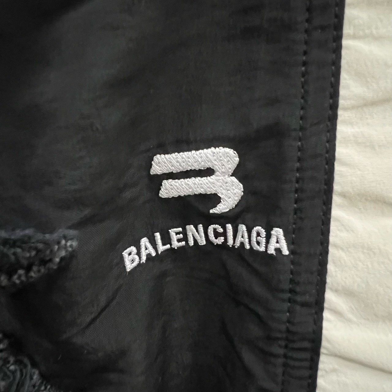 Balenciaga Balenciaga Distressed Denim Jeans XL Size US 36 / EU 52 - 5 Thumbnail