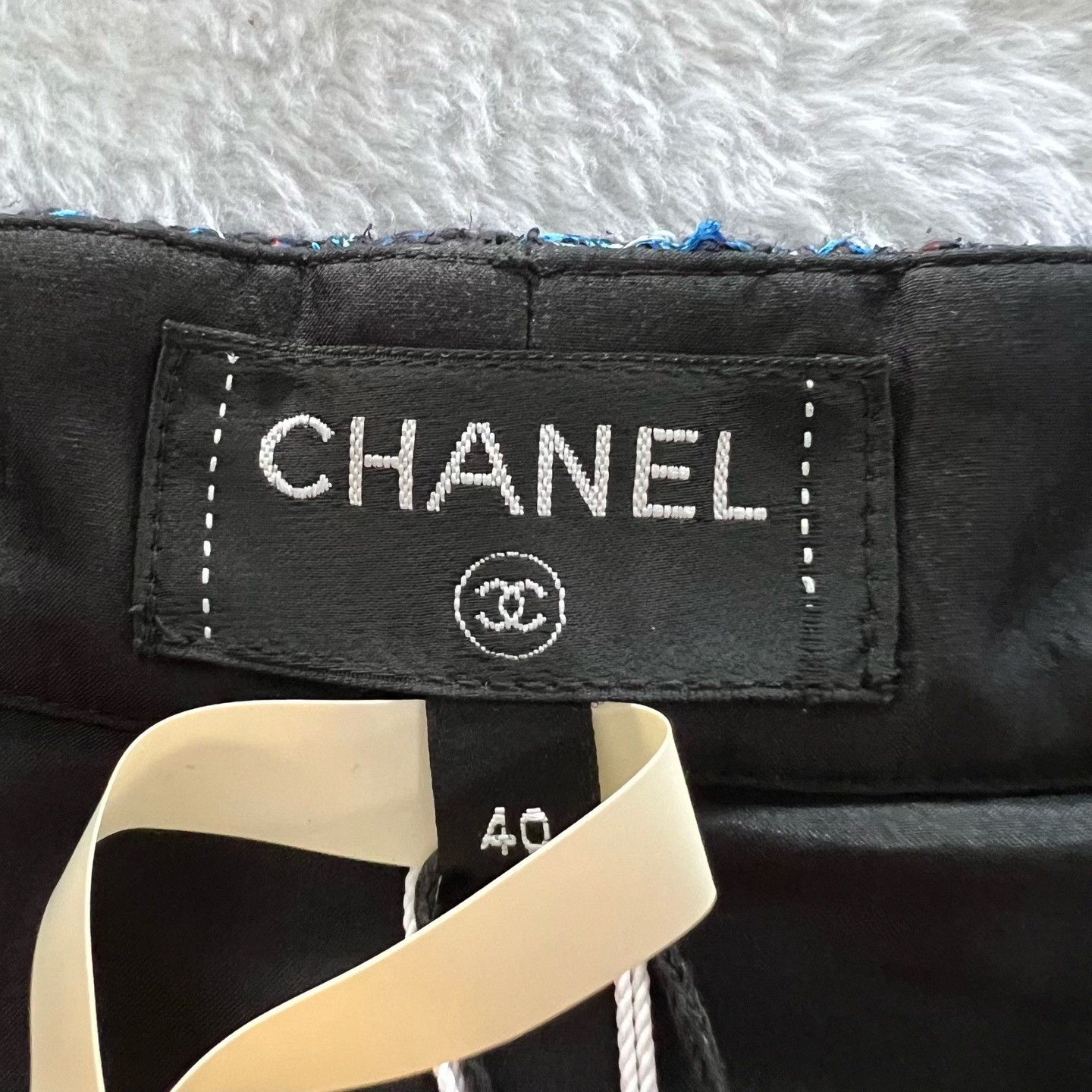 Chanel Chanel Woven Tweed Shorts Size 40 Size 28" / US 6 / IT 42 - 4 Thumbnail
