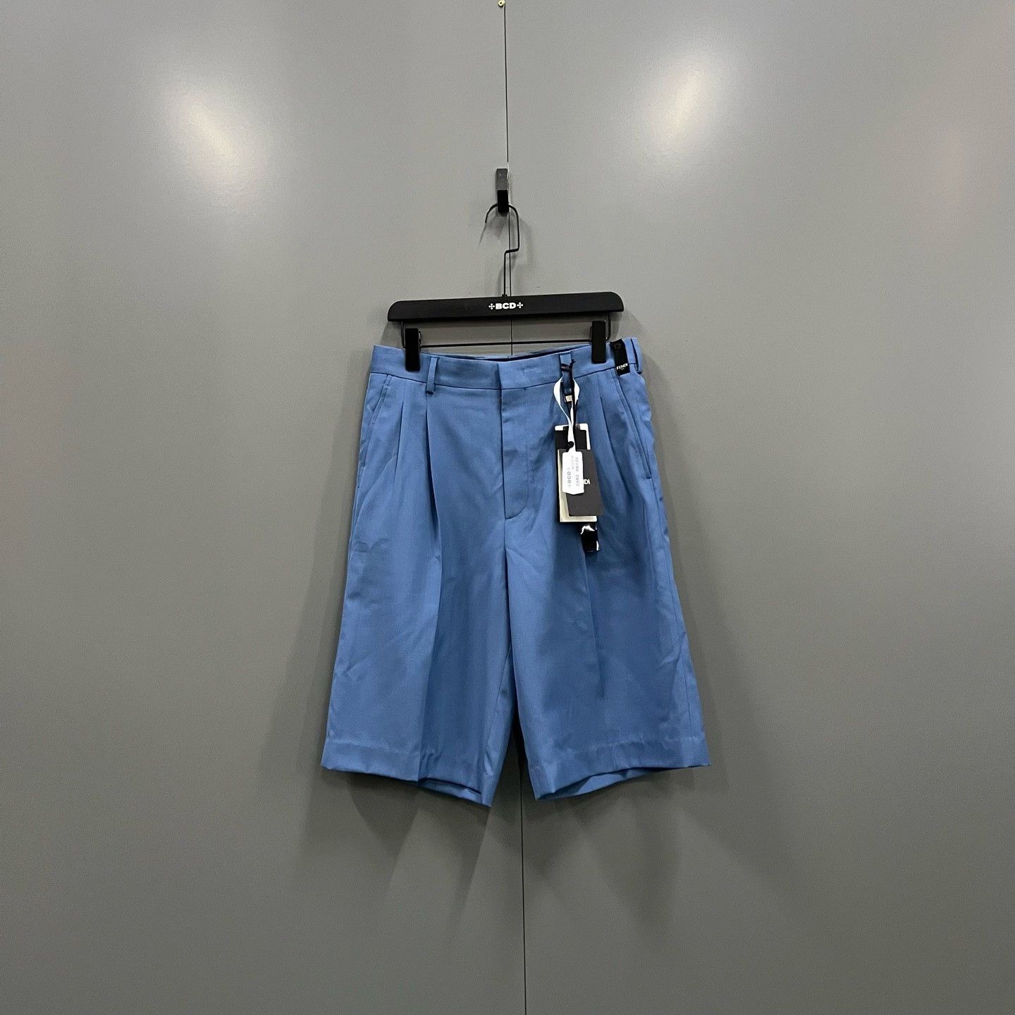 Fendi Fendi Blue Pleated Shorts Size 30 Size US 30 / EU 46 - 2 Thumbnail