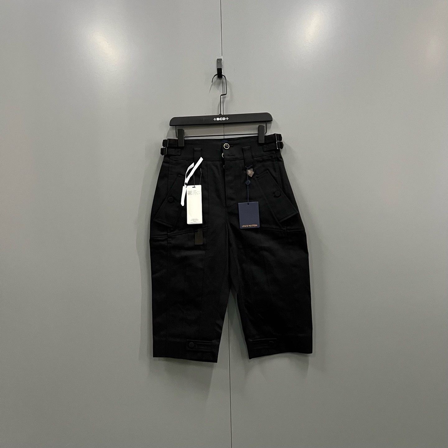 Louis Vuitton Louis Vuitton Black Bermuda Shorts Size 34 Size 24" / US 00 / IT 34 - 2 Thumbnail
