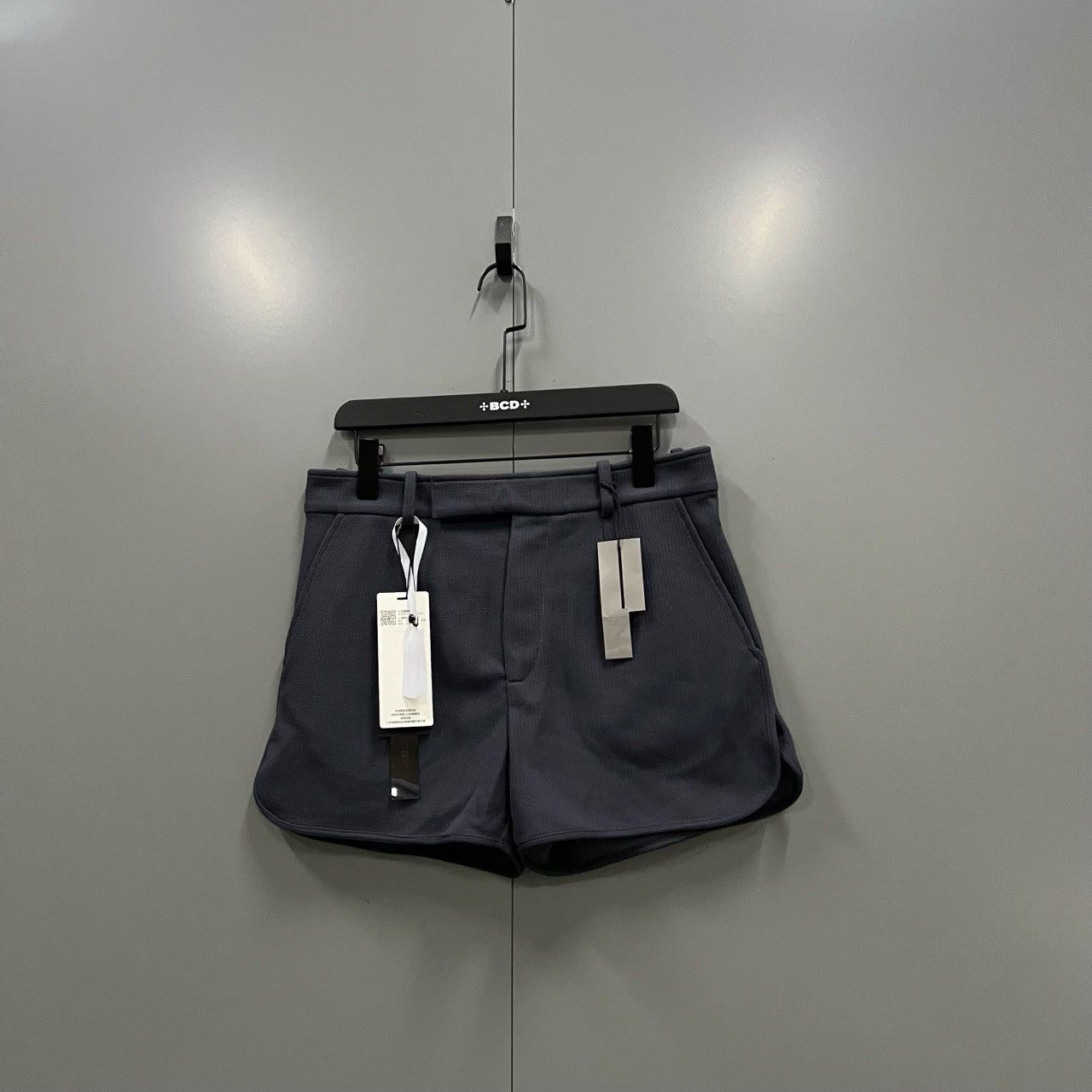 Dior Dior Embroidered Logo Shorts Size M Size US 32 / EU 48 - 2 Thumbnail