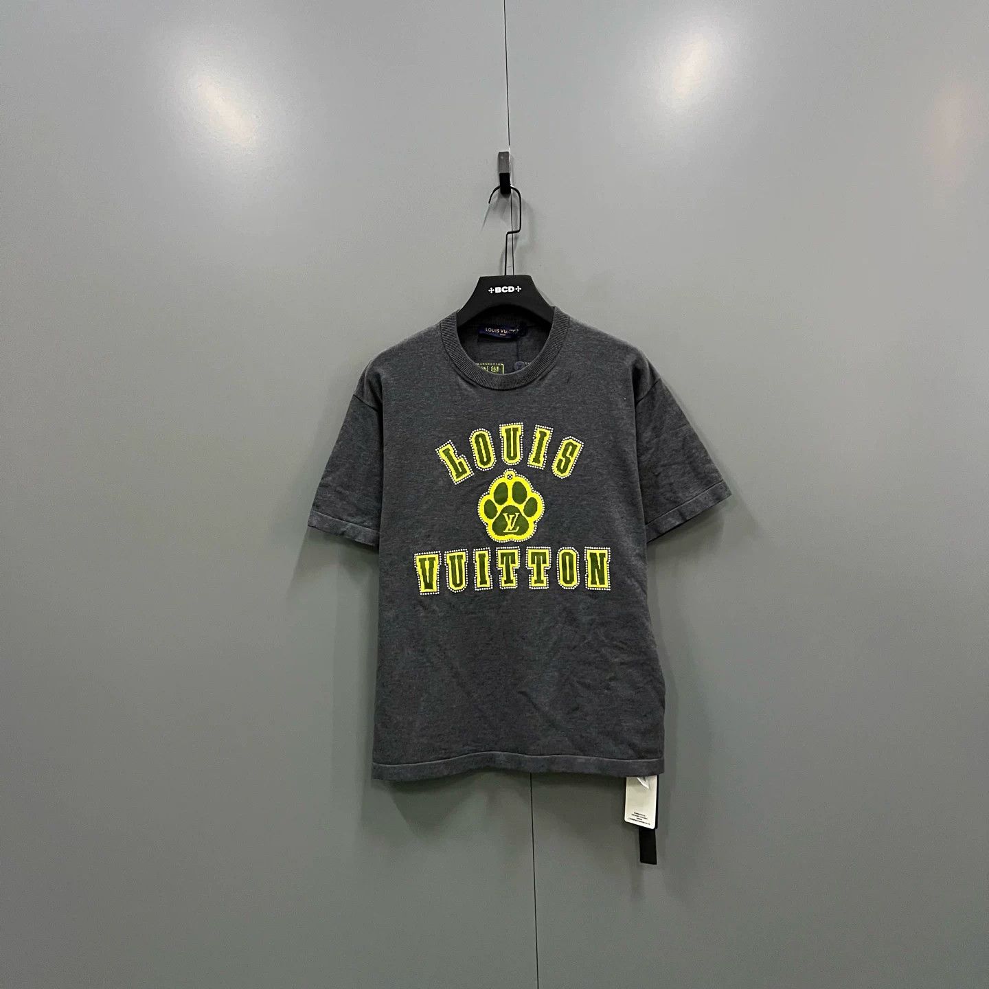 Louis Vuitton Louis Vuitton Logo Patch T-Shirt Size M Size US M / EU 48-50 / 2 - 2 Thumbnail