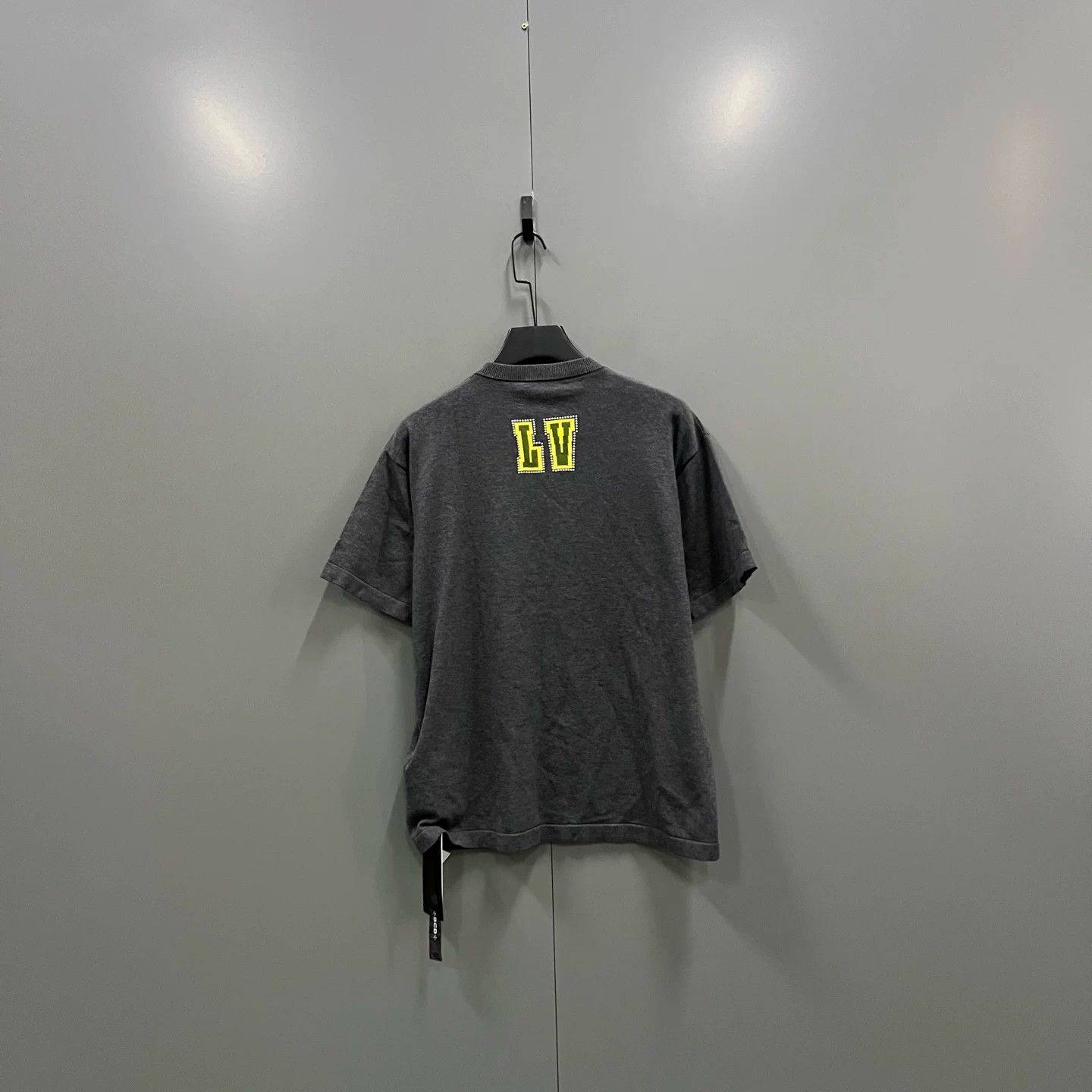 Louis Vuitton Louis Vuitton Logo Patch T-Shirt Size M Size US M / EU 48-50 / 2 - 5 Thumbnail