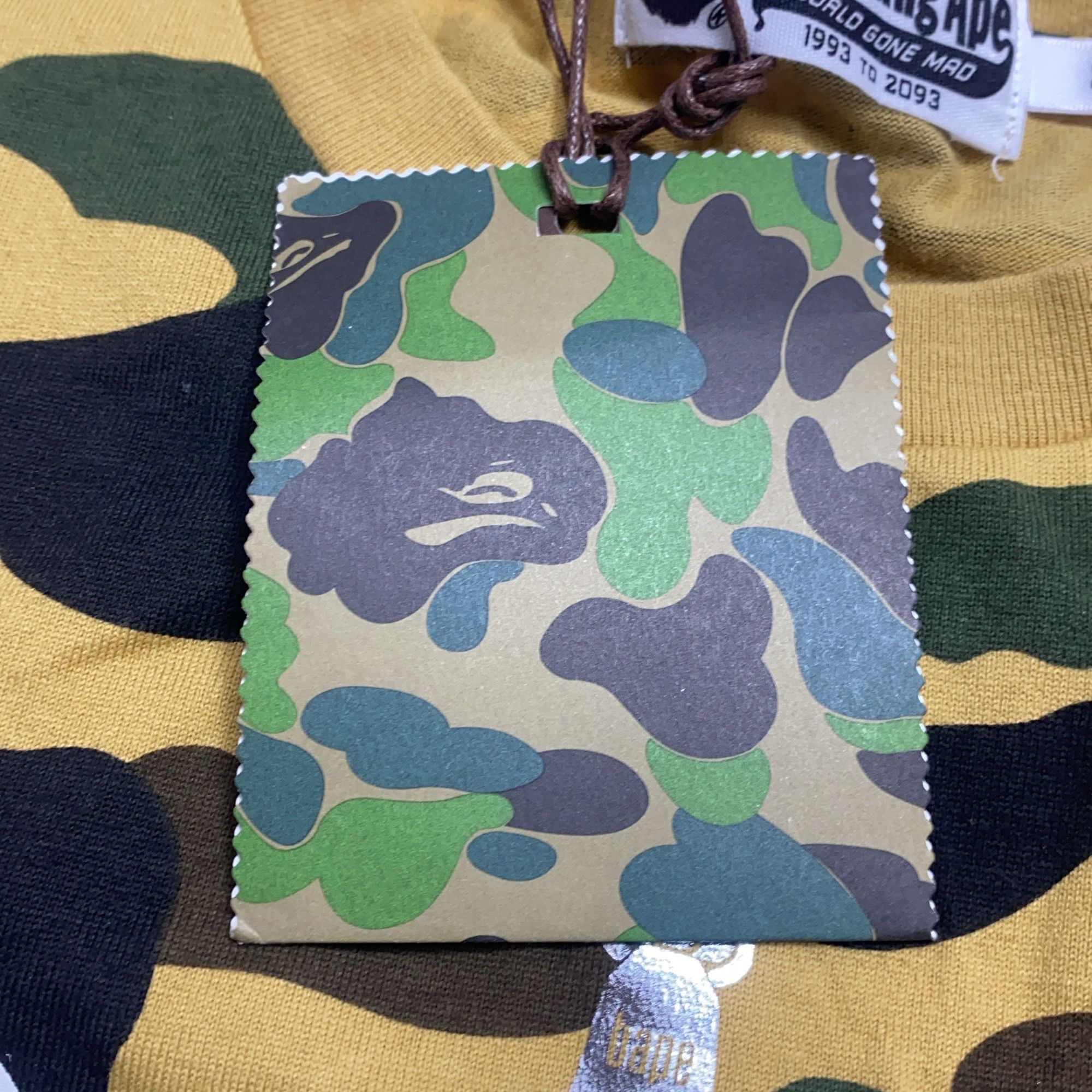 Bape A Bathing Ape Shark WGM Camo T-Shirt Size M Size US M / EU 48-50 / 2 - 6 Thumbnail
