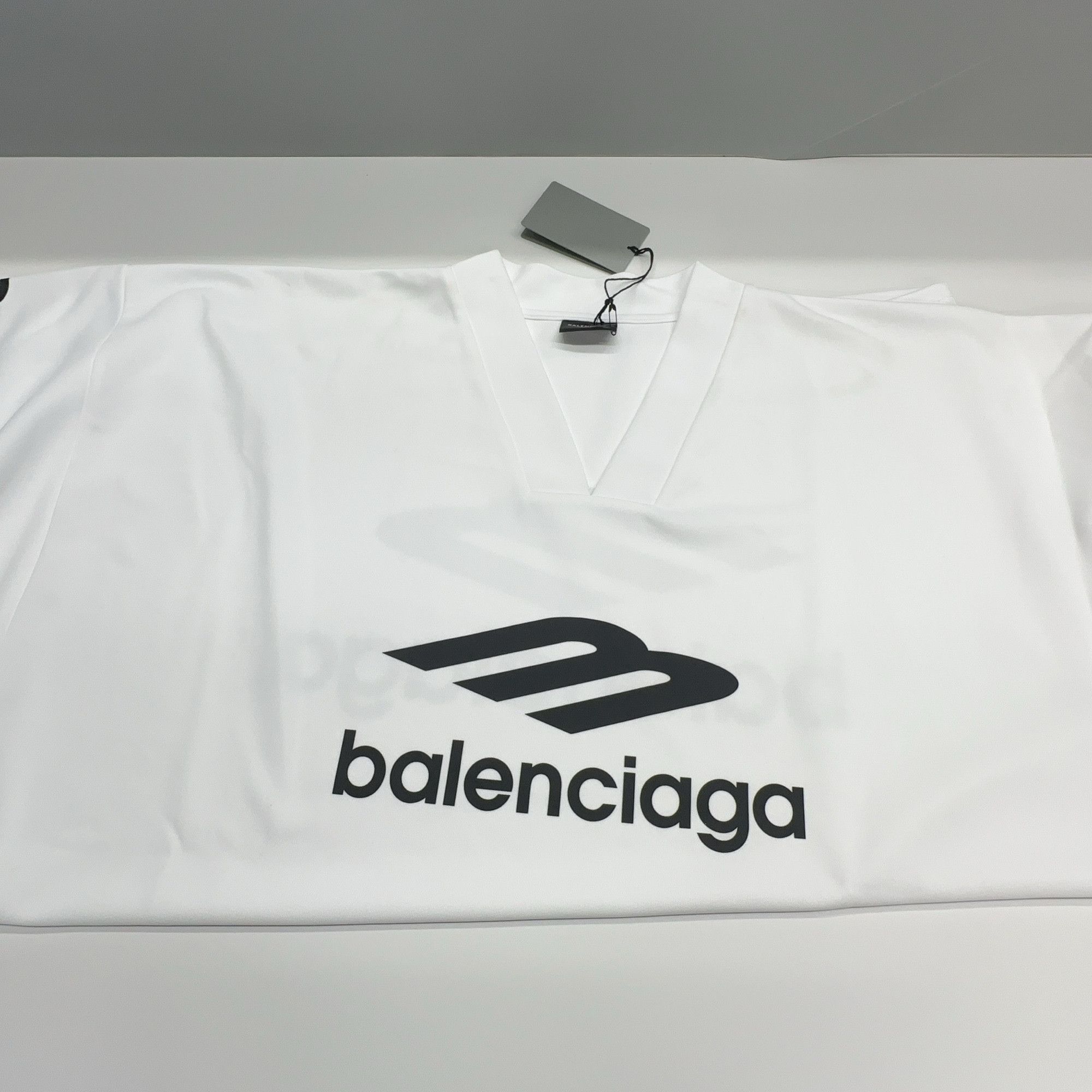 Balenciaga Balenciaga Skiwear V-Neck T-Shirt Size S Size US S / EU 44-46 / 1 - 6 Thumbnail