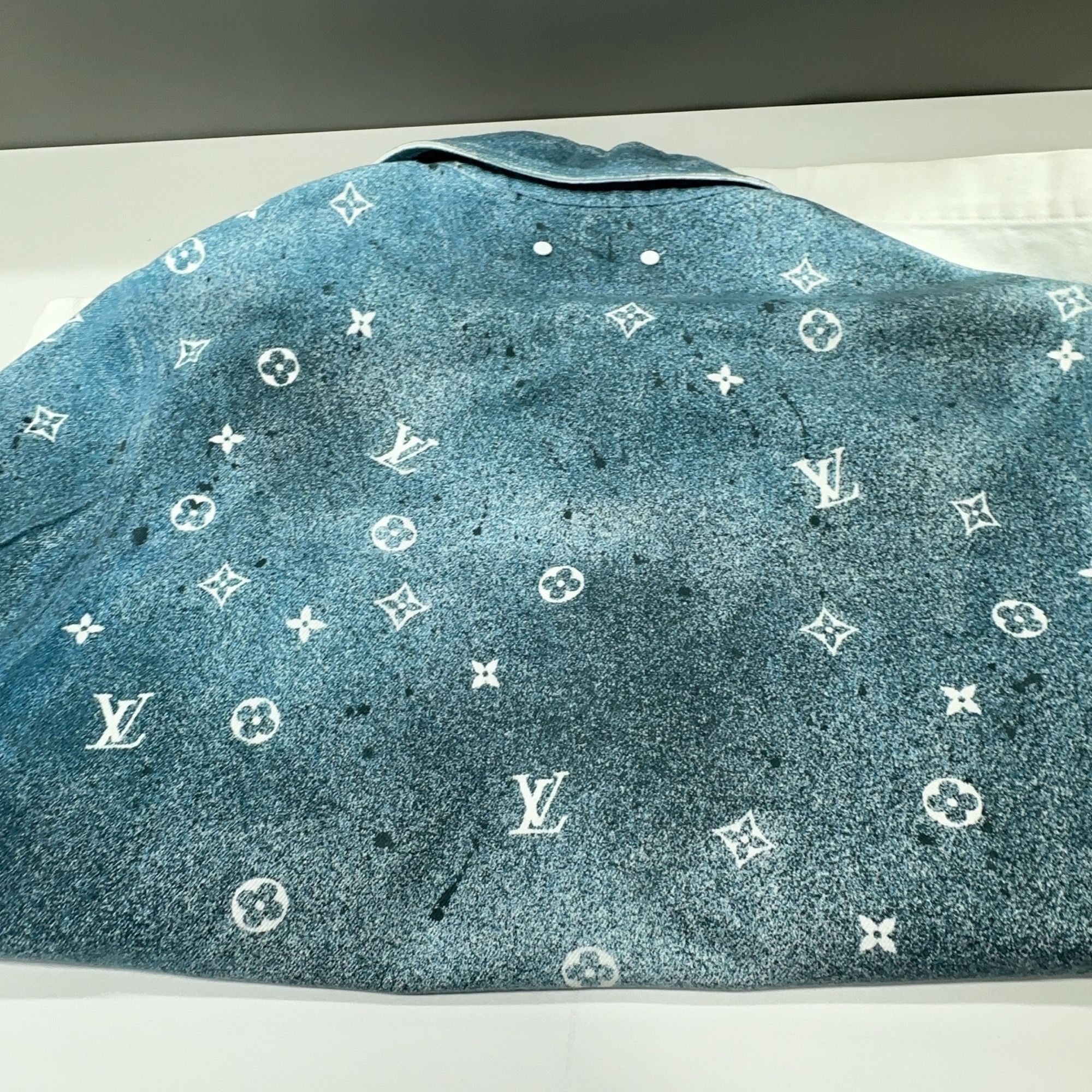 Louis Vuitton Louis Vuitton Gradient Monogram Denim Jacket US M Size US M / EU 48-50 / 2 - 9 Thumbnail