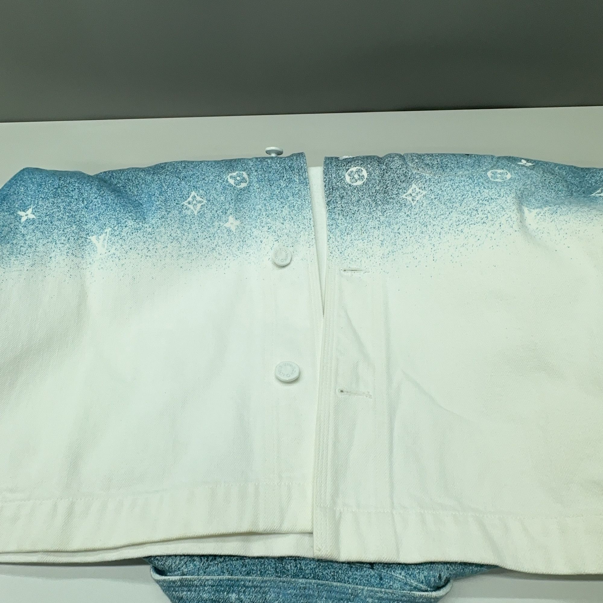 Louis Vuitton Louis Vuitton Gradient Monogram Denim Jacket US M Size US M / EU 48-50 / 2 - 8 Thumbnail