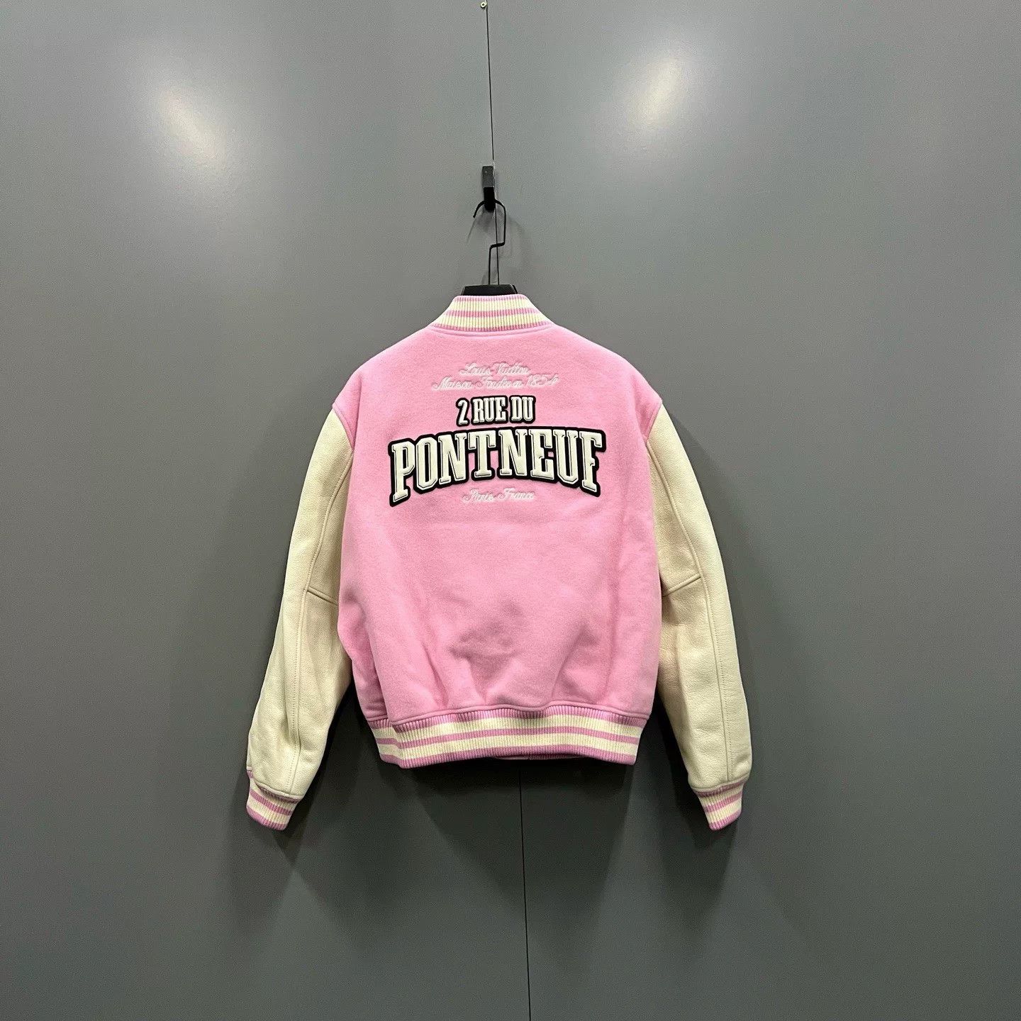 Louis Vuitton Louis Vuitton Pink Wool Varsity Jacket Size 50 Size US M / EU 48-50 / 2 - 3 Thumbnail