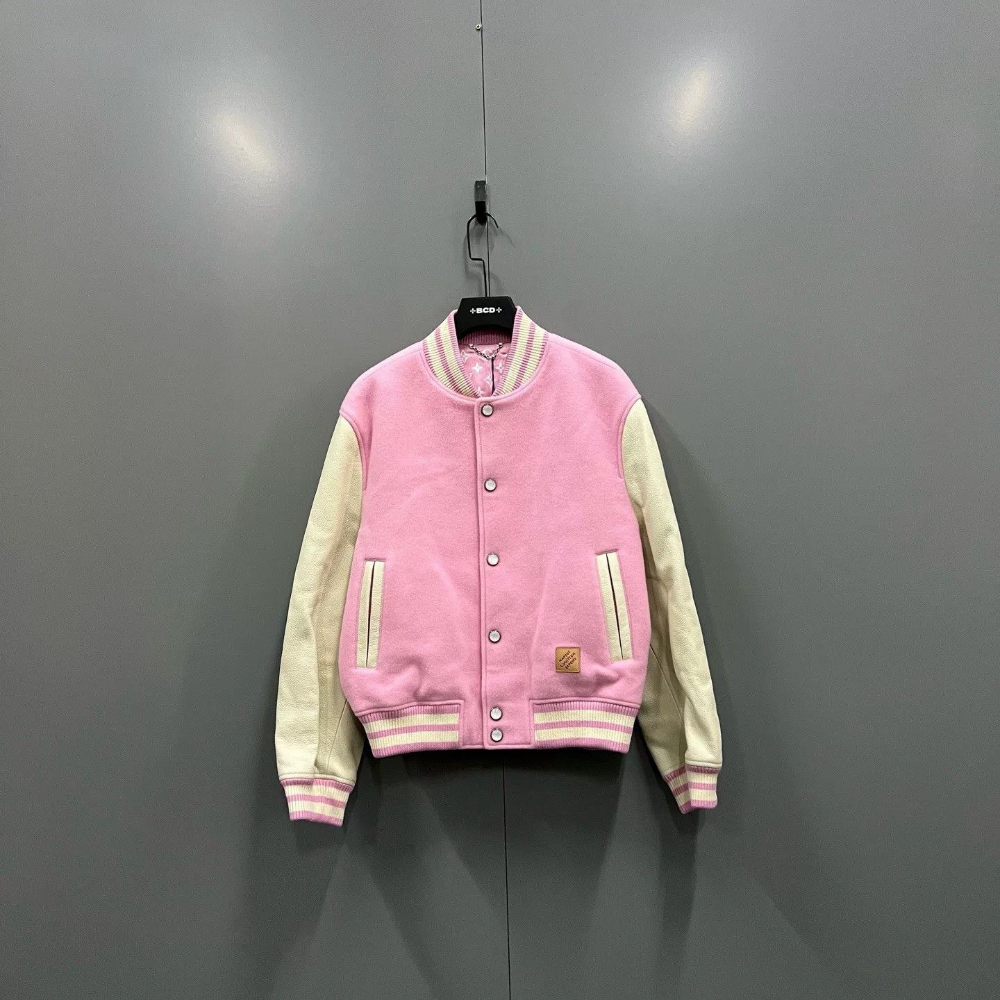 Louis Vuitton Louis Vuitton Pink Wool Varsity Jacket Size 50 Size US M / EU 48-50 / 2 - 2 Thumbnail