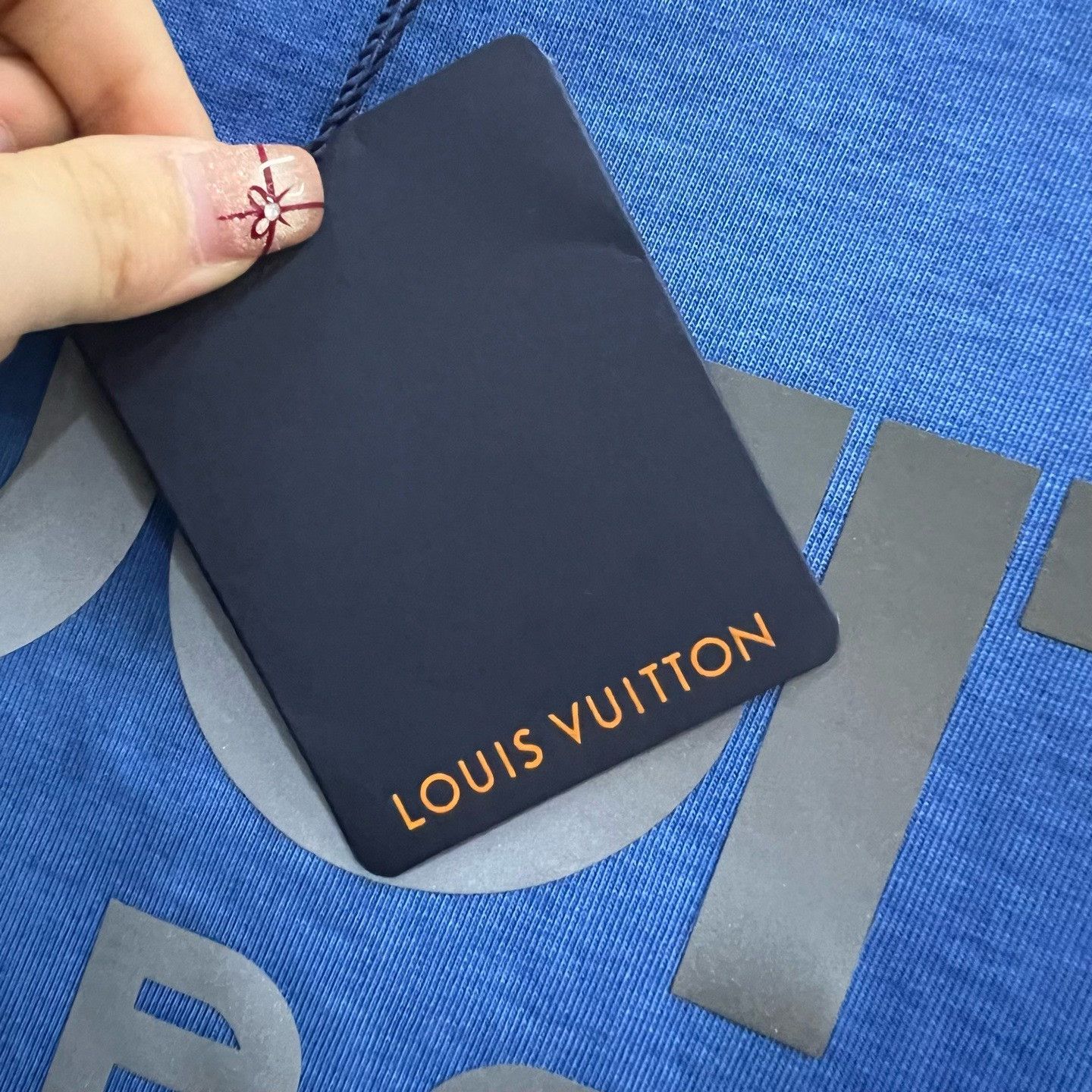 Louis Vuitton Louis Vuitton Reflective Logo T-Shirt Size M Size US M / EU 48-50 / 2 - 5 Thumbnail
