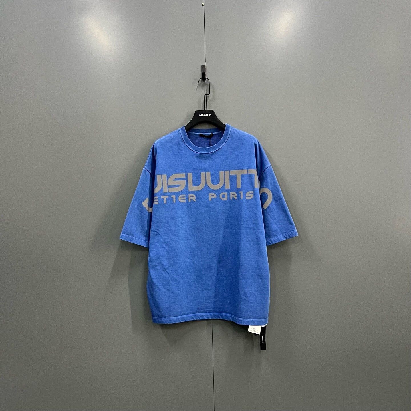 Louis Vuitton Louis Vuitton Reflective Logo T-Shirt Size M Size US M / EU 48-50 / 2 - 2 Thumbnail