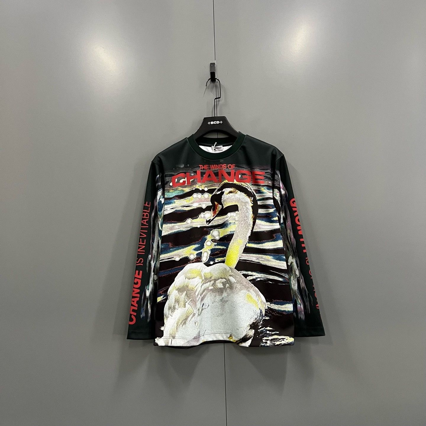 Burberry Burberry Swan Print Long Sleeve T-Shirt Size S Size US S / EU 44-46 / 1 - 2 Thumbnail