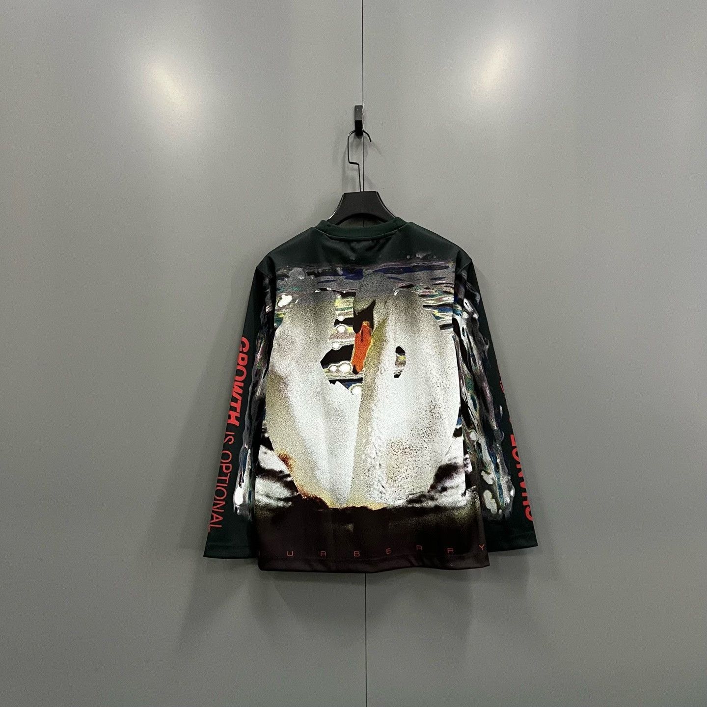 Burberry Burberry Swan Print Long Sleeve T-Shirt Size S Size US S / EU 44-46 / 1 - 3 Thumbnail