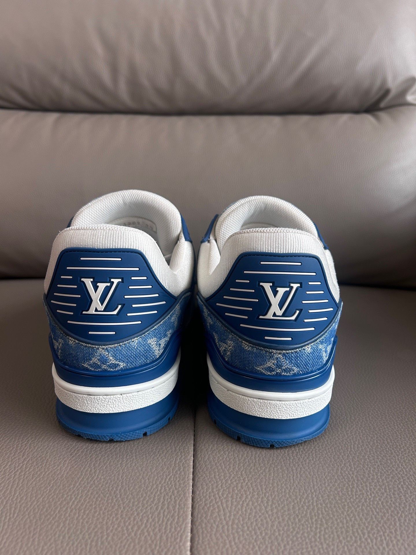 Louis Vuitton Louis Vuitton Trainer Denim Sneakers Size 9.5 Size US 10.5 / EU 43-44 - 4 Thumbnail