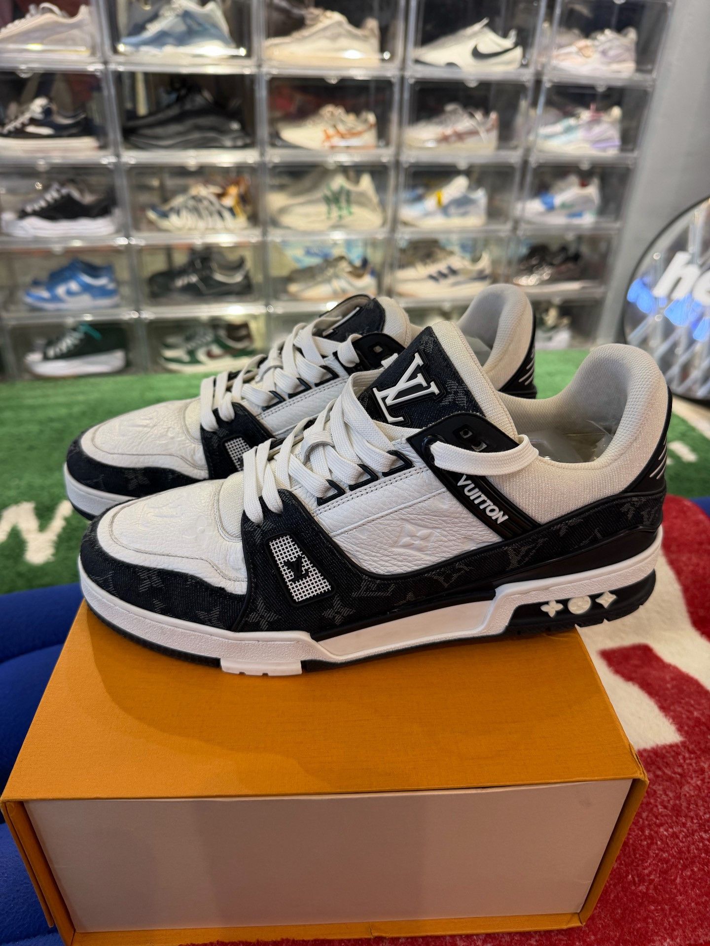 Louis Vuitton Louis Vuitton Trainer Low-Top Sneakers Size 10.5 Size US 10.5 / EU 43-44 - 2 Thumbnail