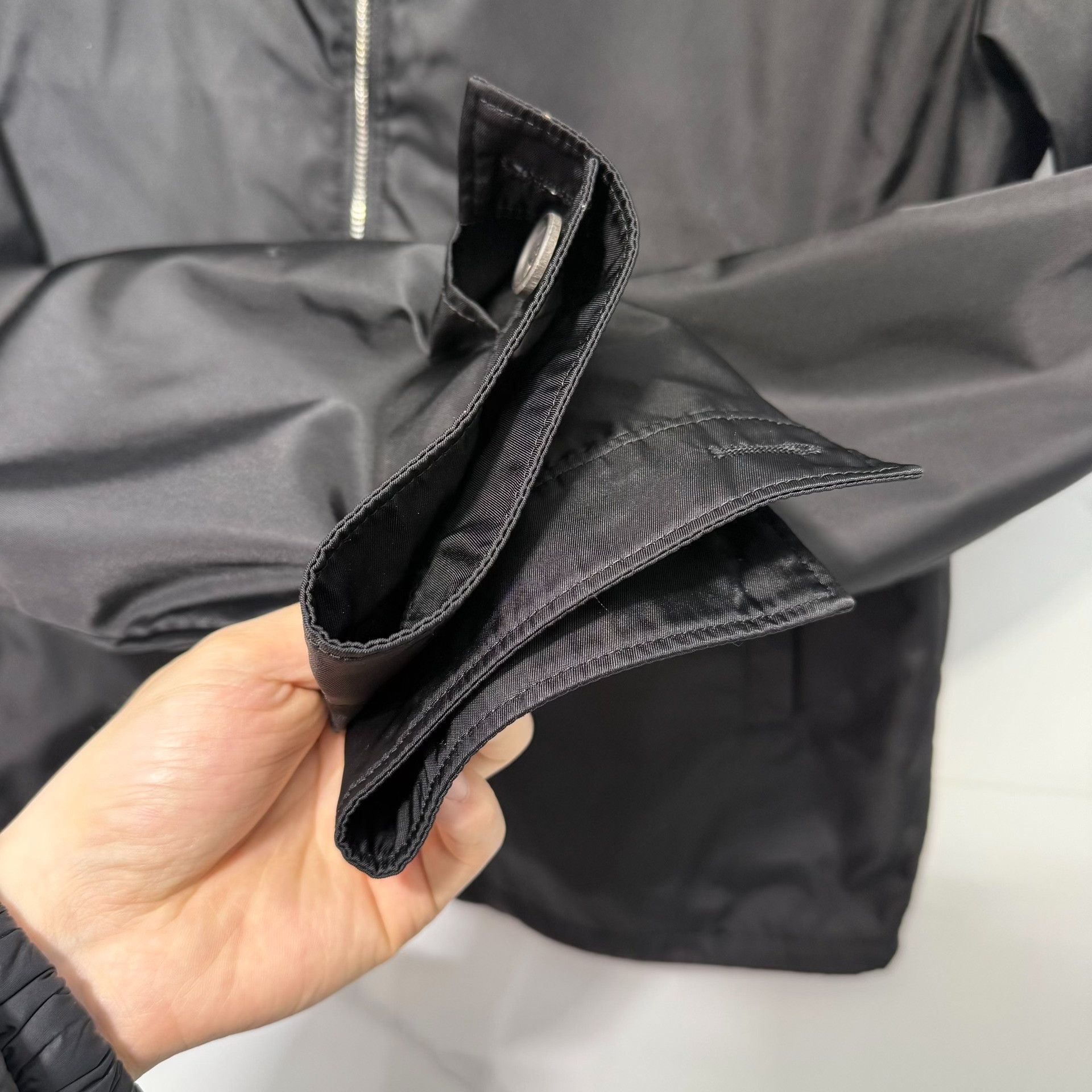 Prada Prada Re-Nylon Triangle Logo Zip Jacket Size 48 Size US M / EU 48-50 / 2 - 8 Thumbnail