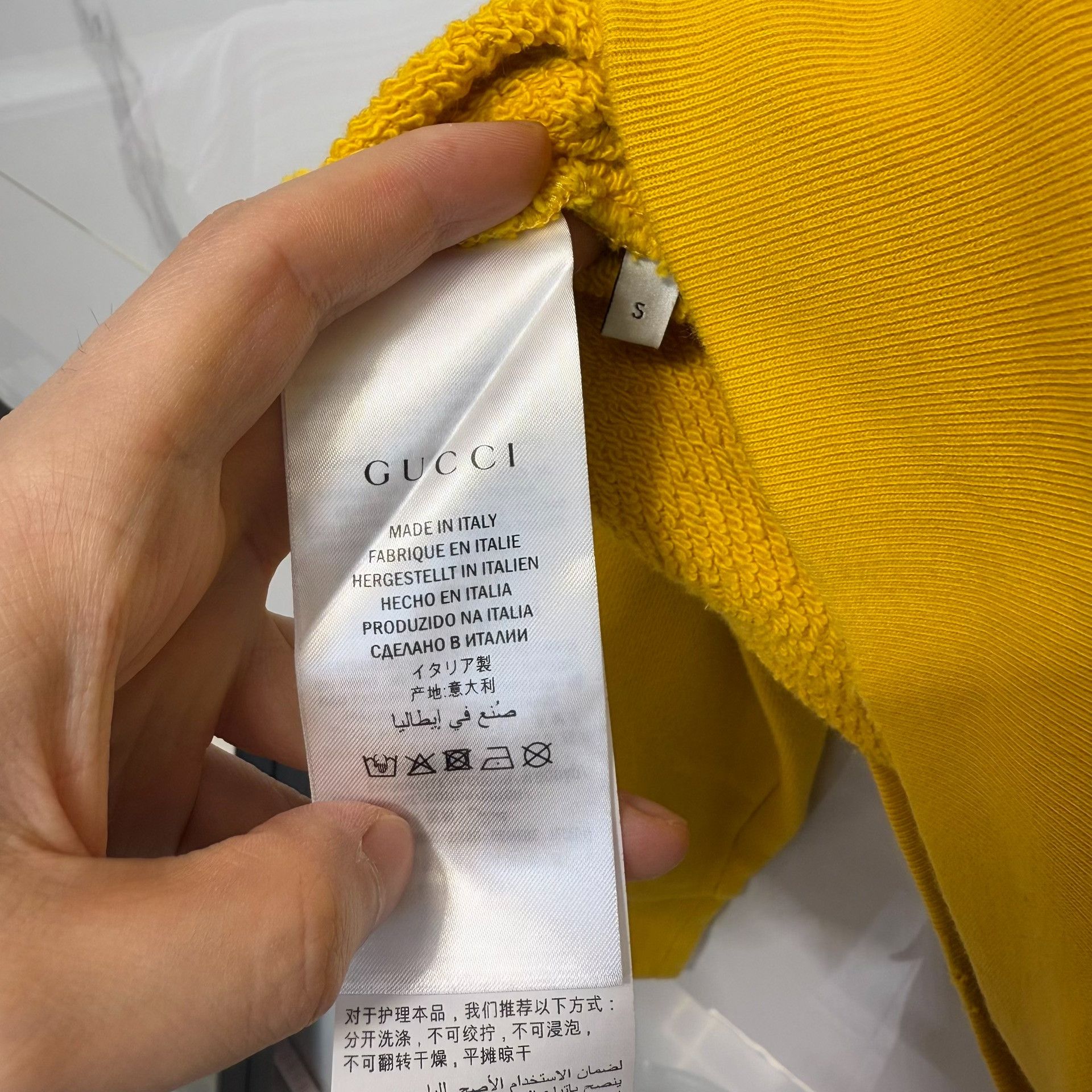 Gucci Gucci Yellow Logo Graphic Hoodie Size S Size US S / EU 44-46 / 1 - 5 Thumbnail