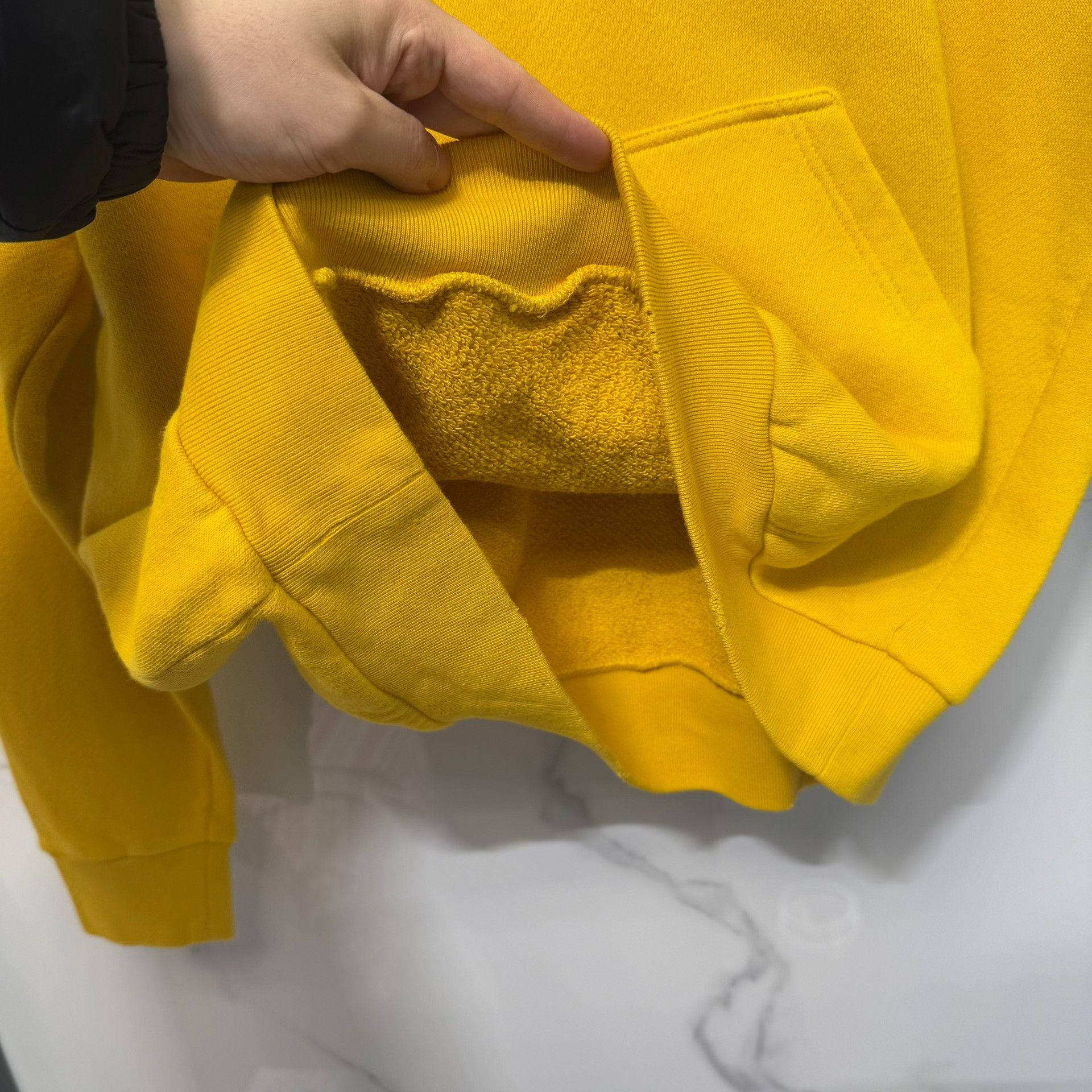 Gucci Gucci Yellow Logo Graphic Hoodie Size S Size US S / EU 44-46 / 1 - 8 Thumbnail