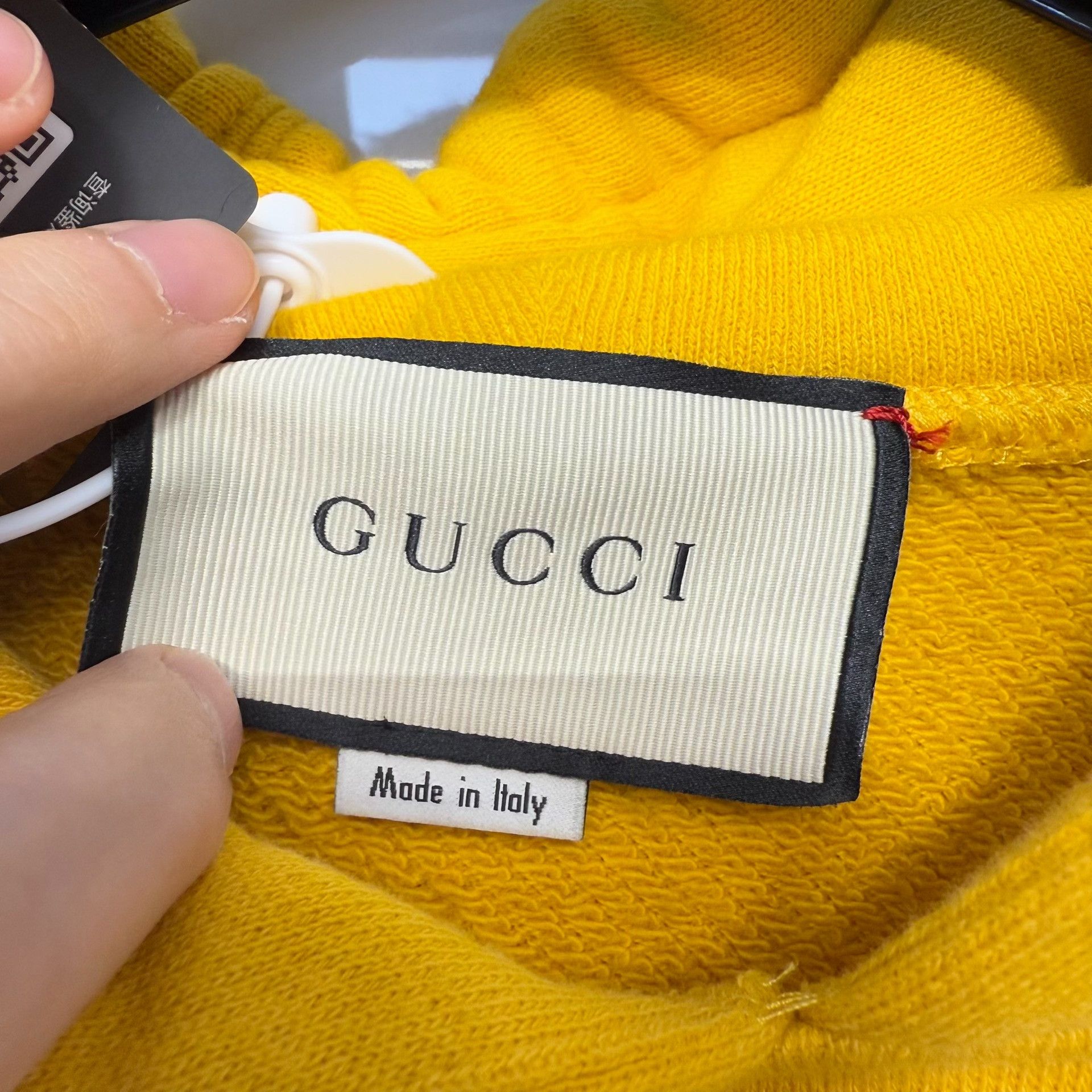 Gucci Gucci Yellow Logo Graphic Hoodie Size S Size US S / EU 44-46 / 1 - 4 Thumbnail