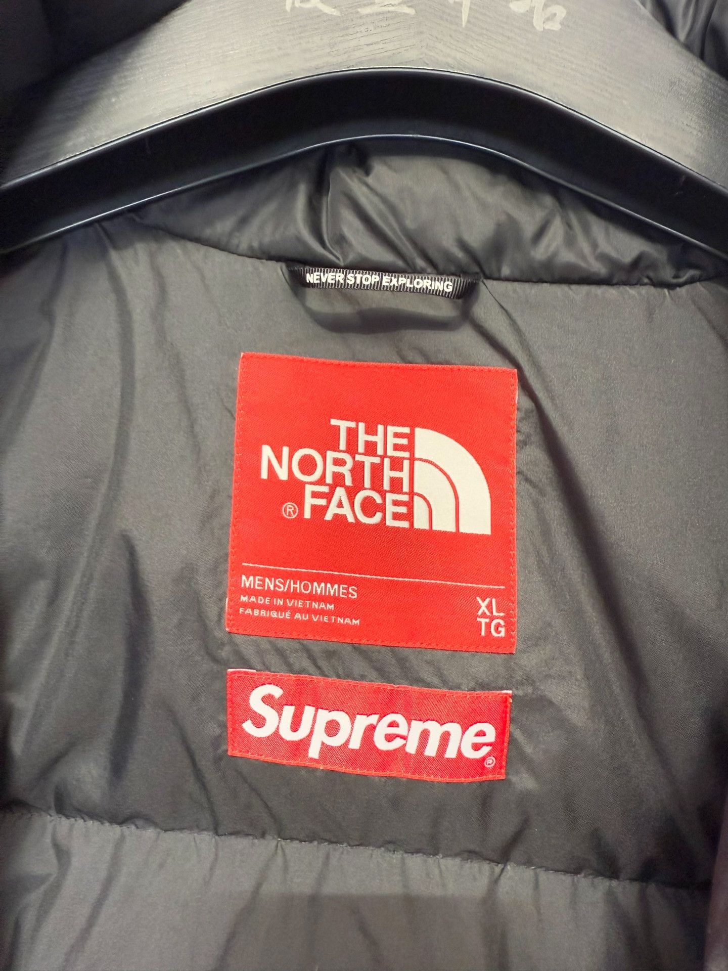 Supreme Supreme x The North Face Paper Print Nuptse Jacket XL Size US XL / EU 56 / 4 - 4 Thumbnail