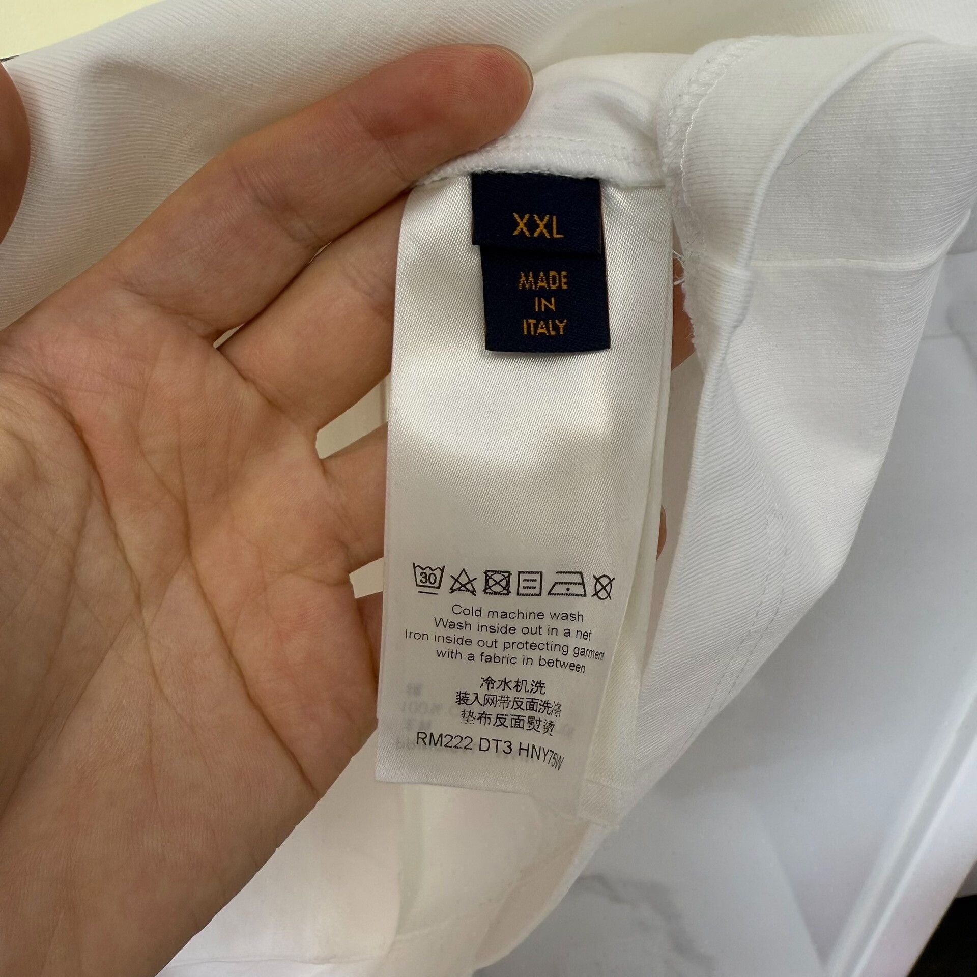 Louis Vuitton Louis Vuitton Handle With Care T-Shirt Size XXL Size US XXL / EU 58 / 5 - 5 Thumbnail