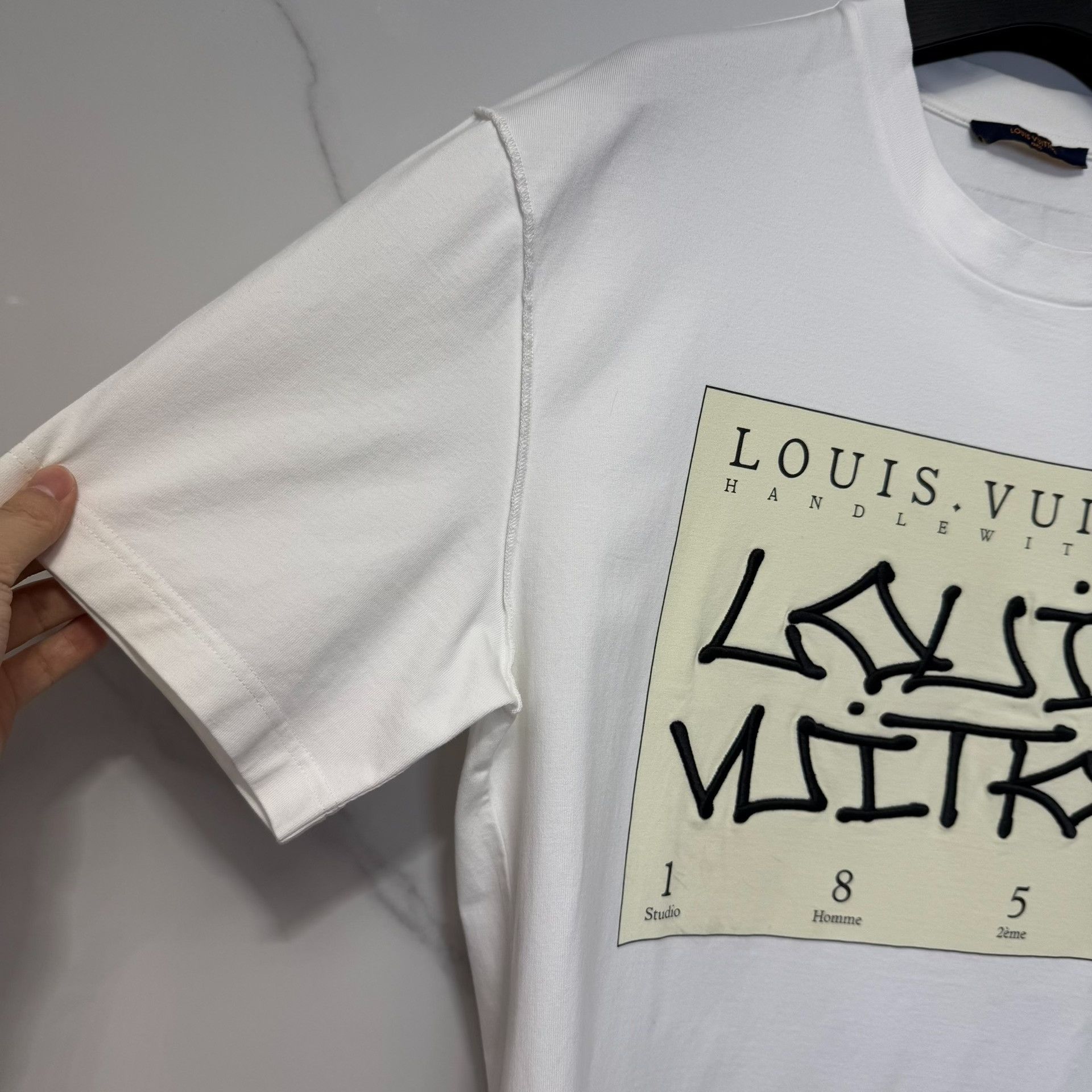 Louis Vuitton Louis Vuitton Handle With Care T-Shirt Size XXL Size US XXL / EU 58 / 5 - 8 Thumbnail