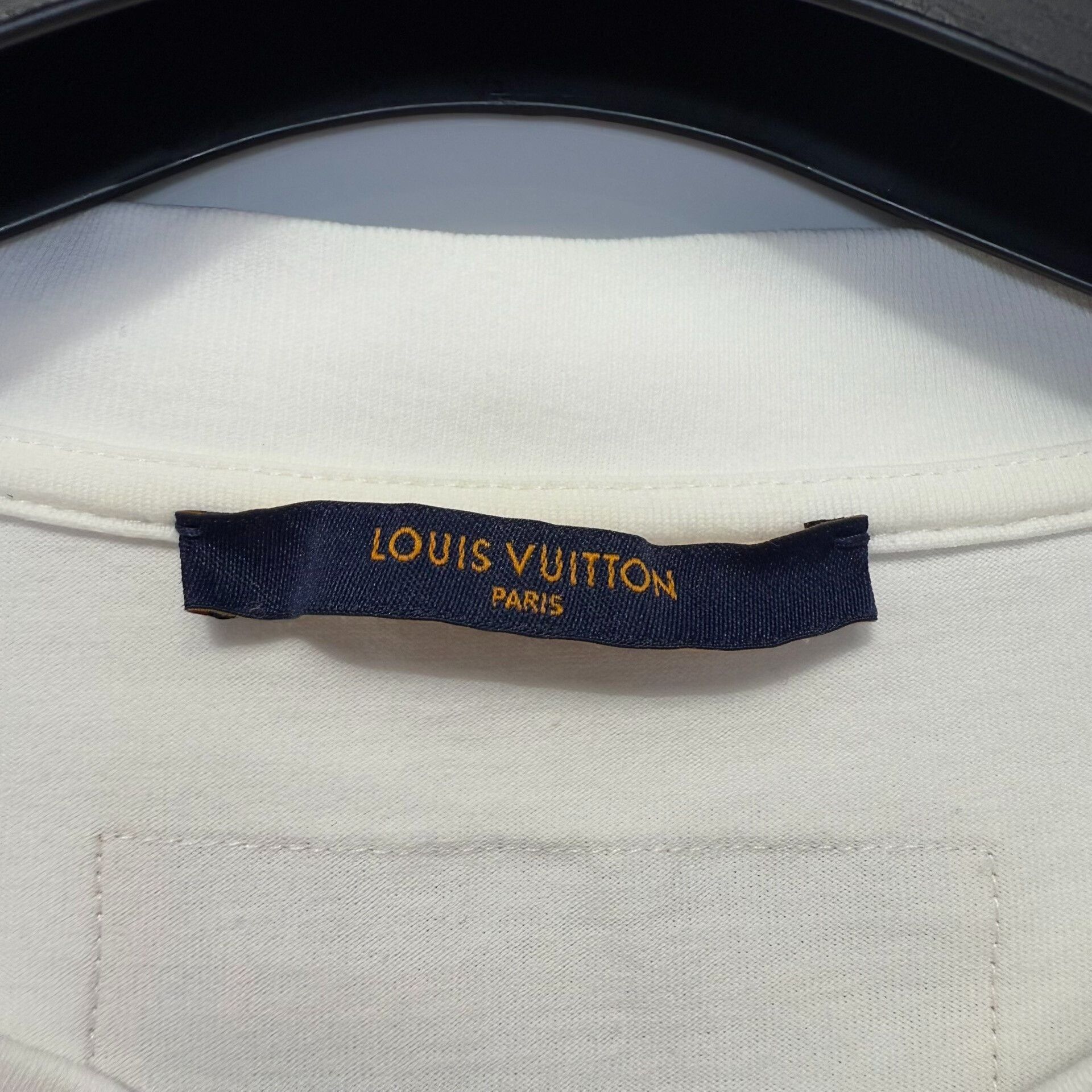 Louis Vuitton Louis Vuitton Handle With Care T-Shirt Size XXL Size US XXL / EU 58 / 5 - 4 Thumbnail