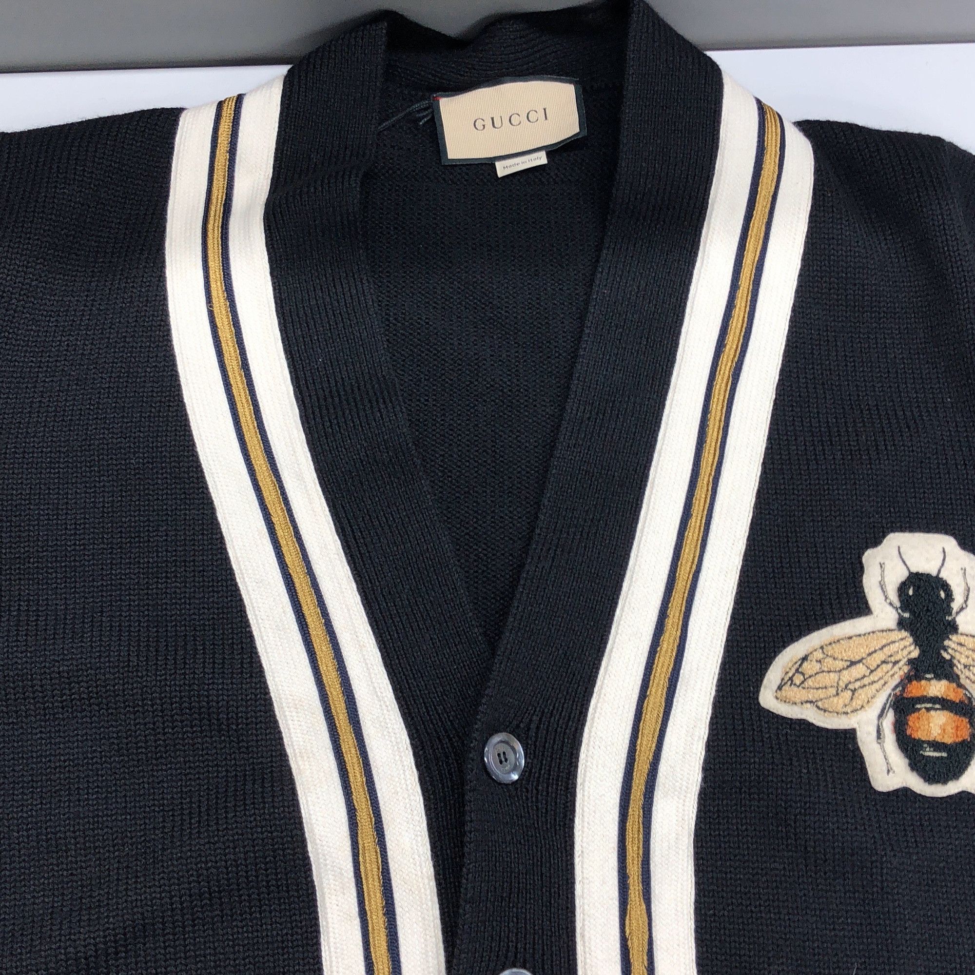Gucci Gucci Bee Patch Wool Cardigan Size L Size US L / EU 52-54 / 3 - 6 Thumbnail