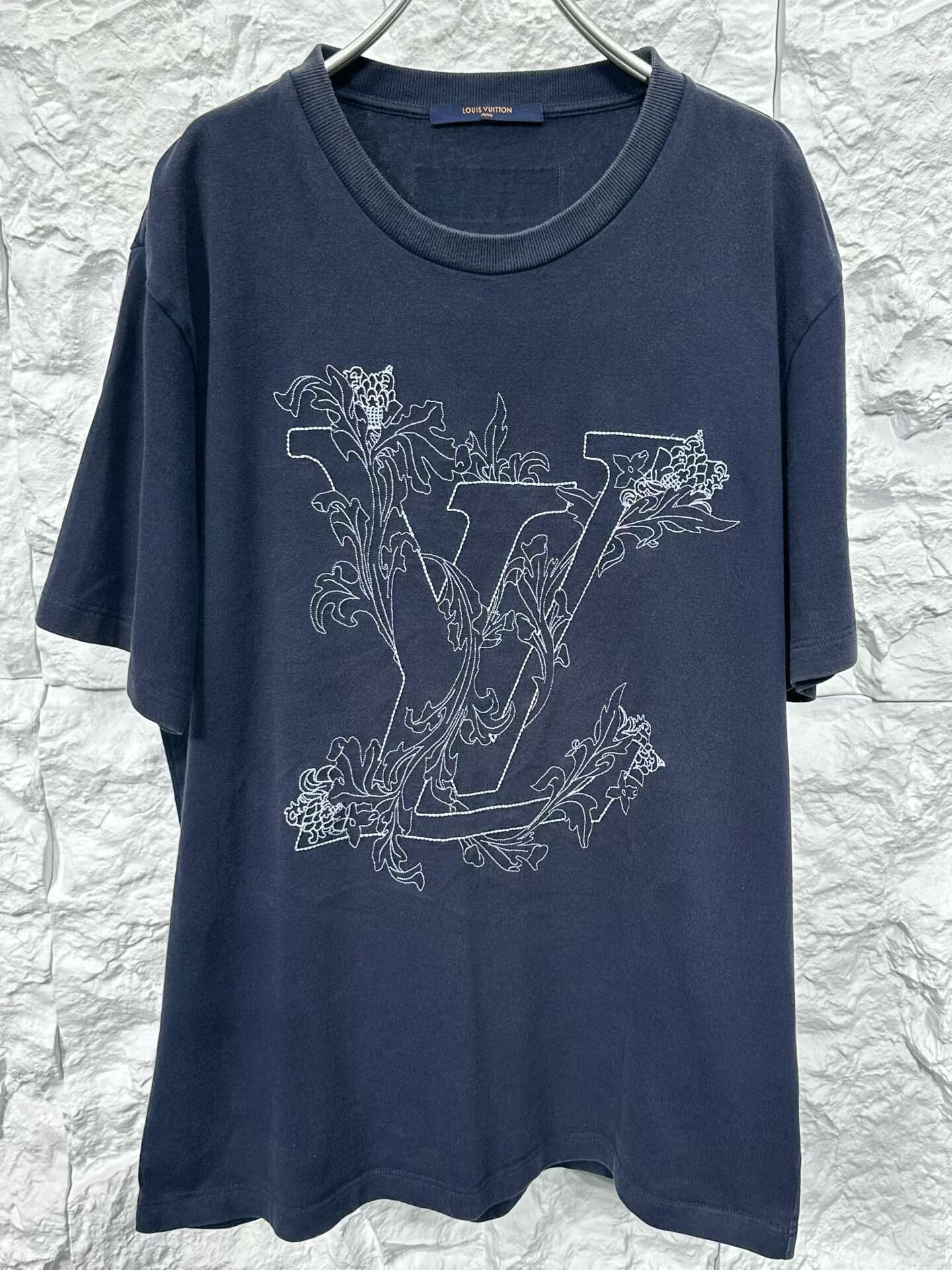 Louis Vuitton Louis Vuitton Floral Embroidery T-Shirt Size XL Size US XL / EU 56 / 4 - 4 Thumbnail